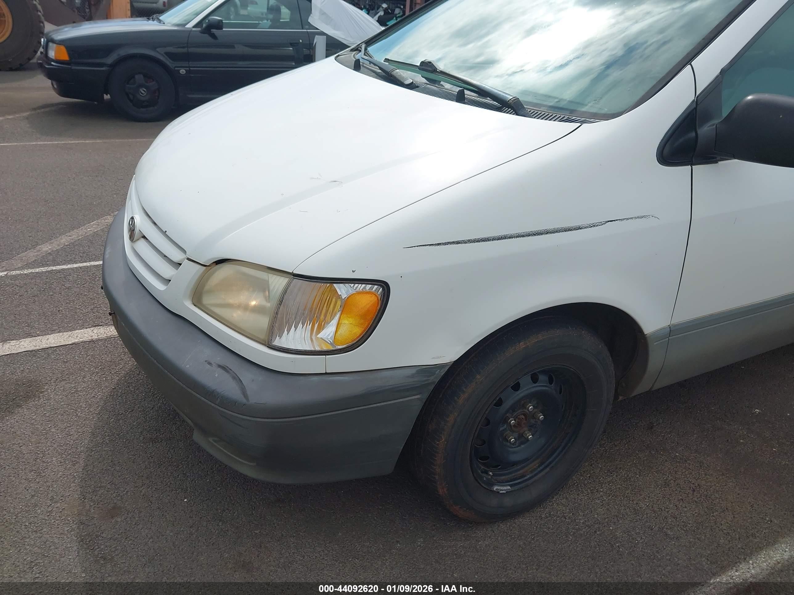 2001 Toyota Sienna Ce White vin: 4T3ZF19C81U371591