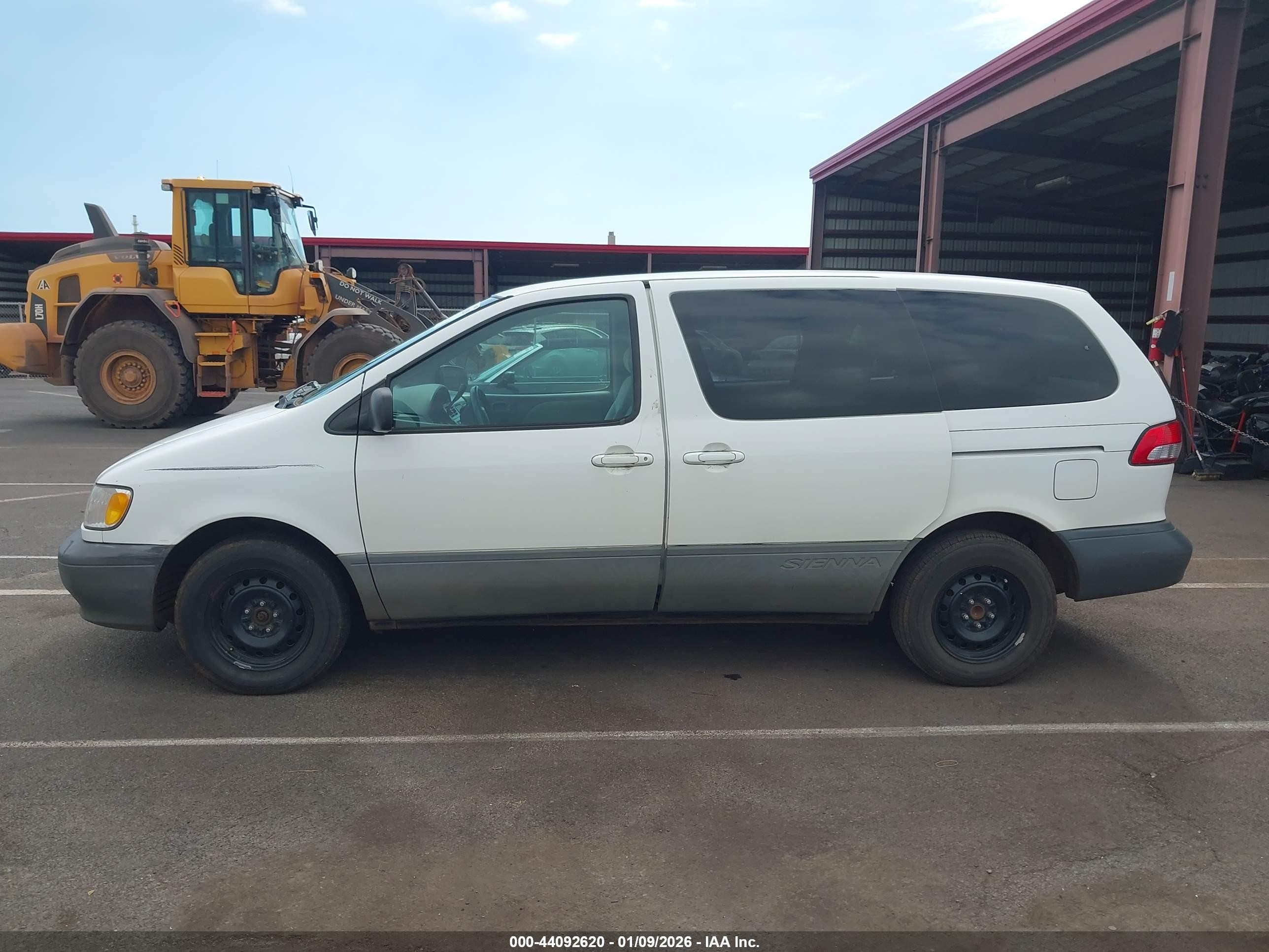 2001 Toyota Sienna Ce White vin: 4T3ZF19C81U371591