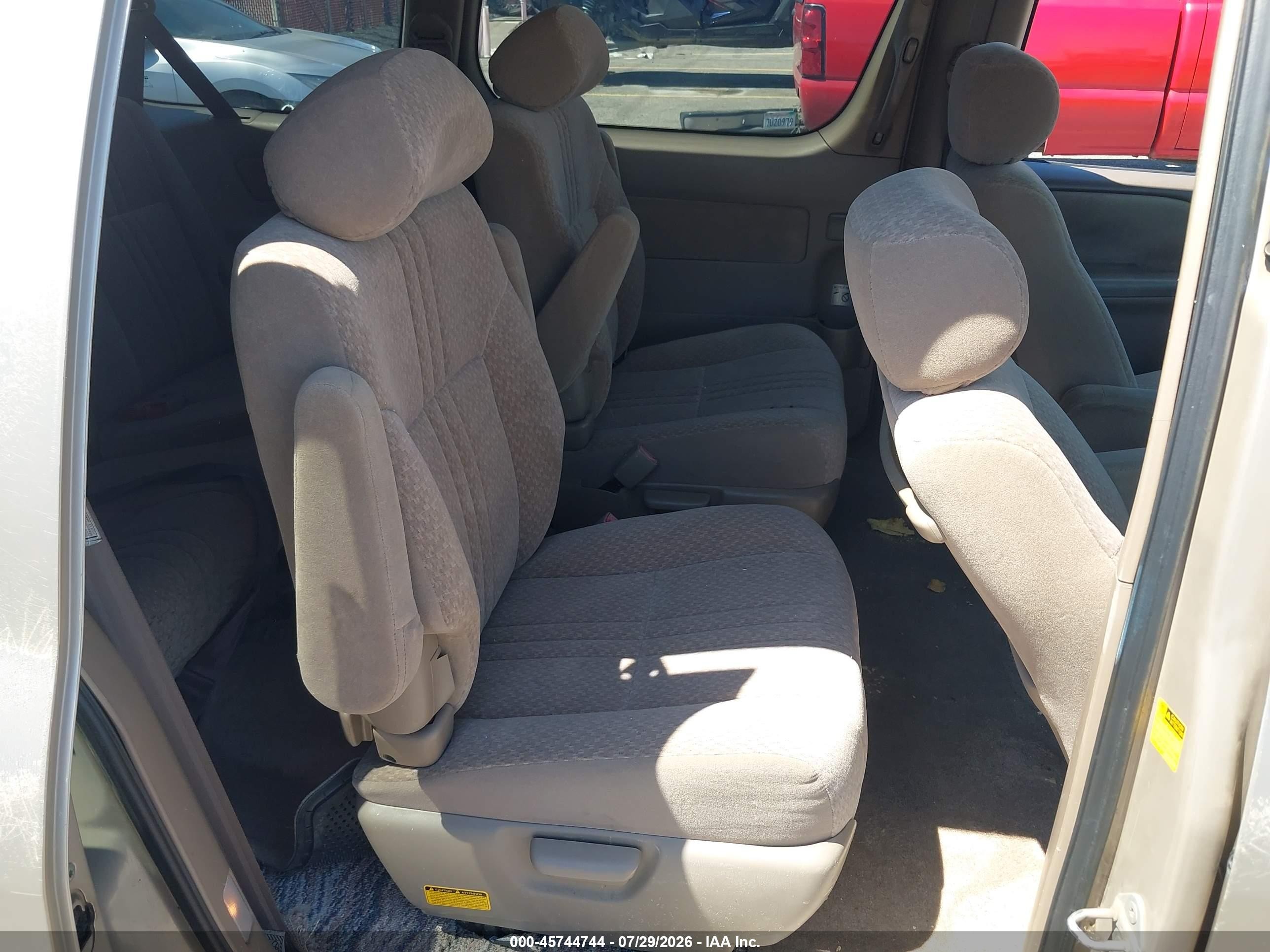 2003 Toyota Sienna Ce Золотой vin: 4T3ZF19C83U539295