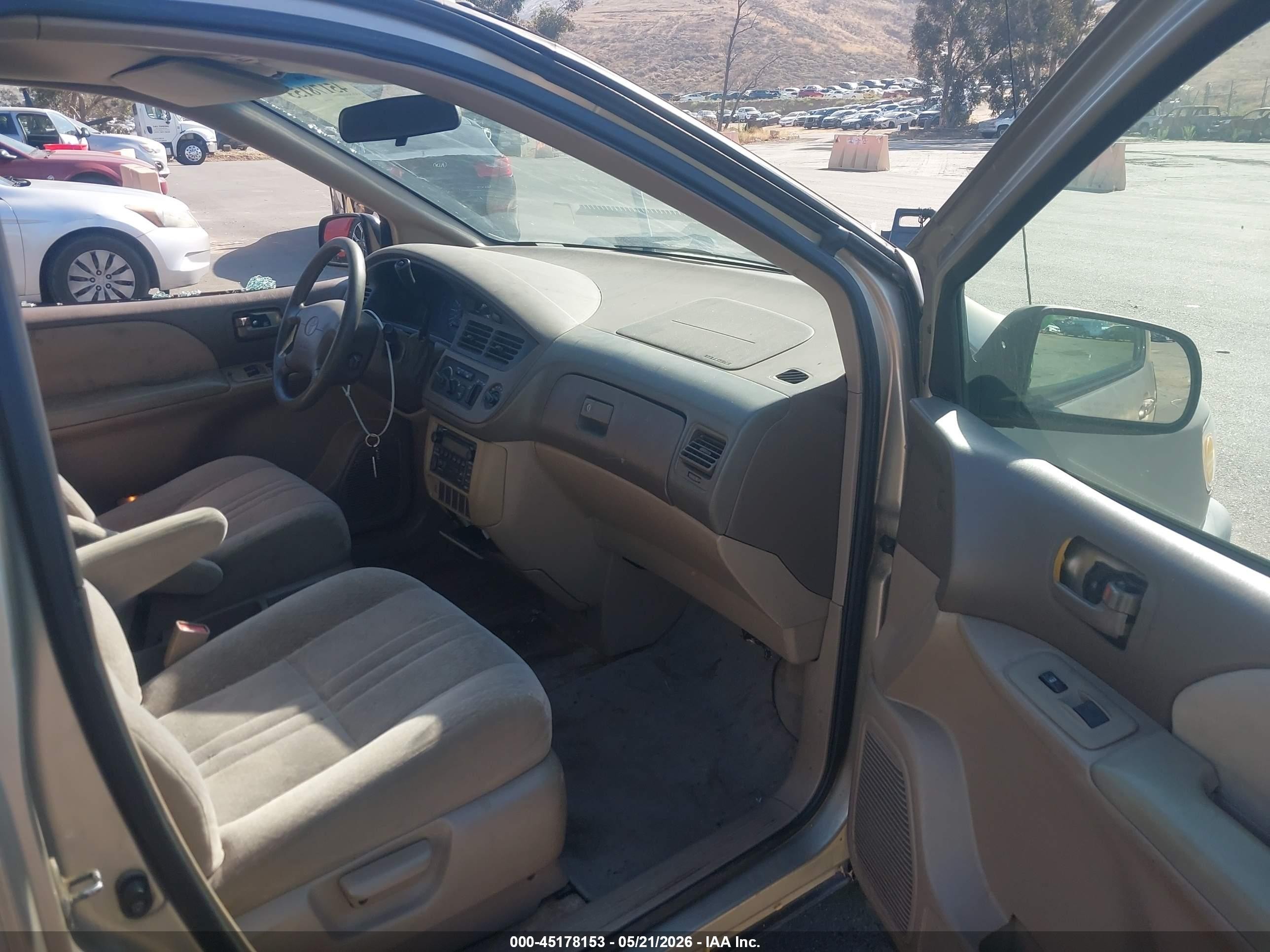 2001 Toyota Sienna Ce Champagne vin: 4T3ZF19C91U374015