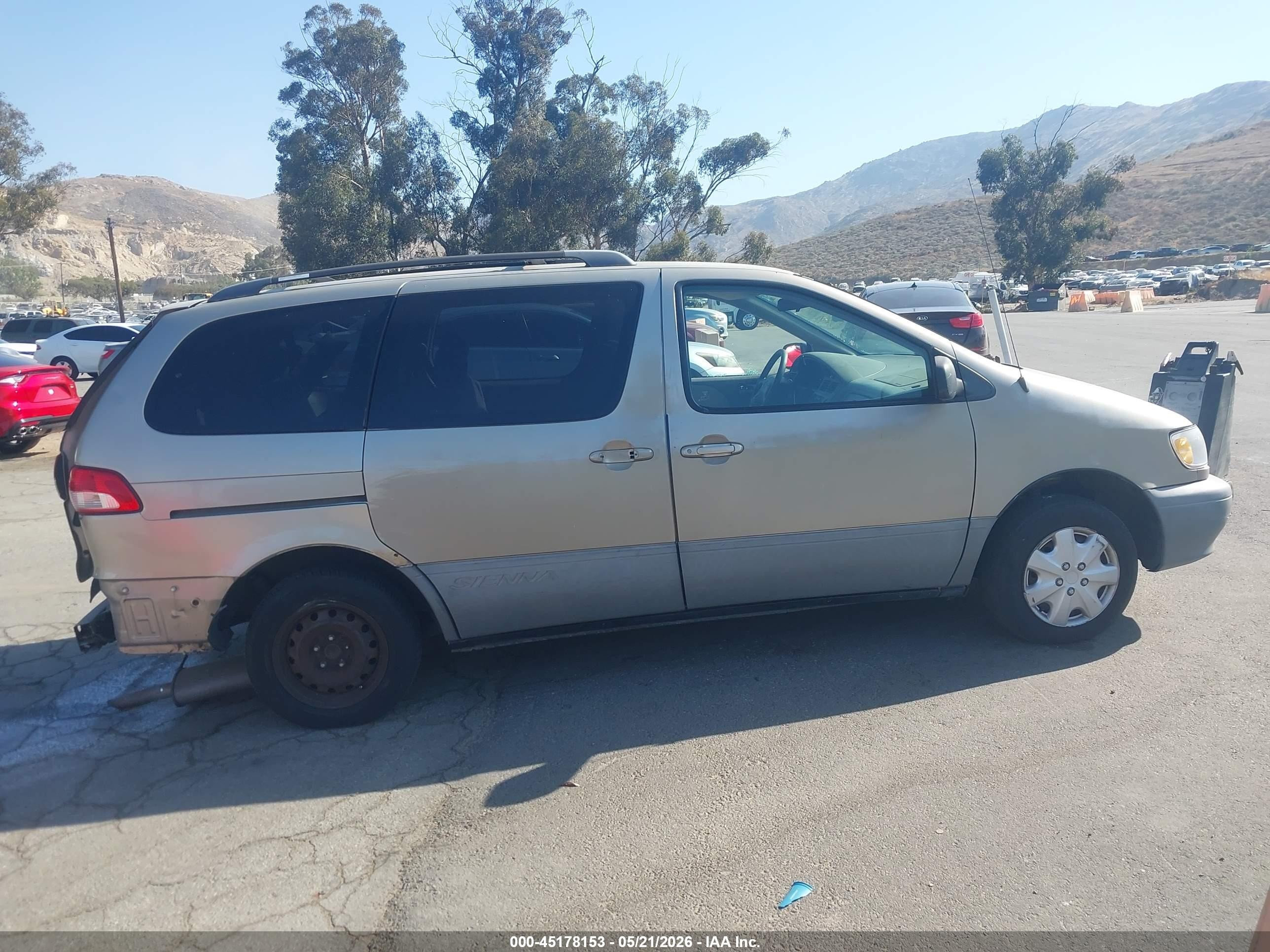 2001 Toyota Sienna Ce Champagne vin: 4T3ZF19C91U374015