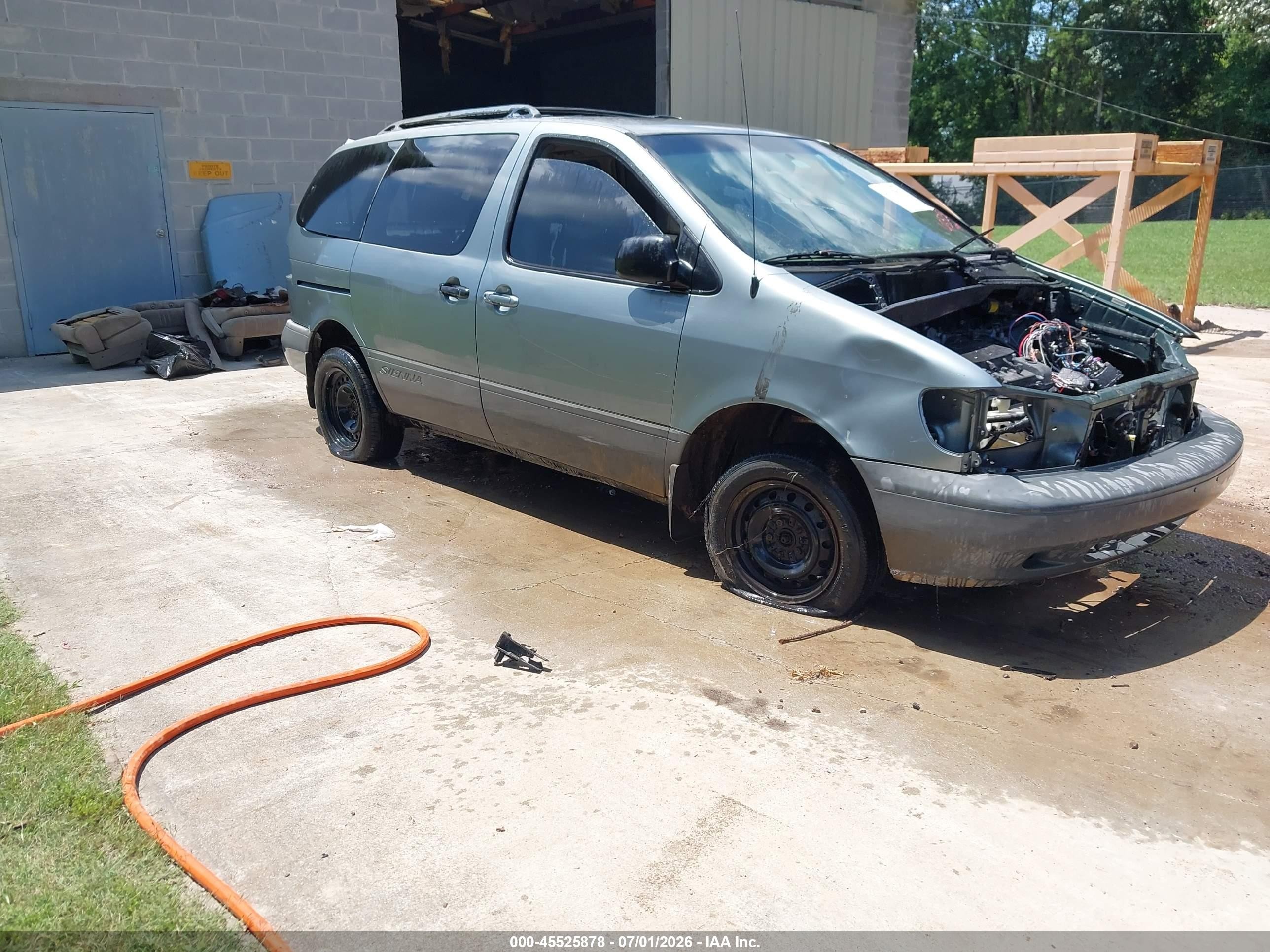 2000 Toyota Sienna Ce Blue vin: 4T3ZF19C9YU273776