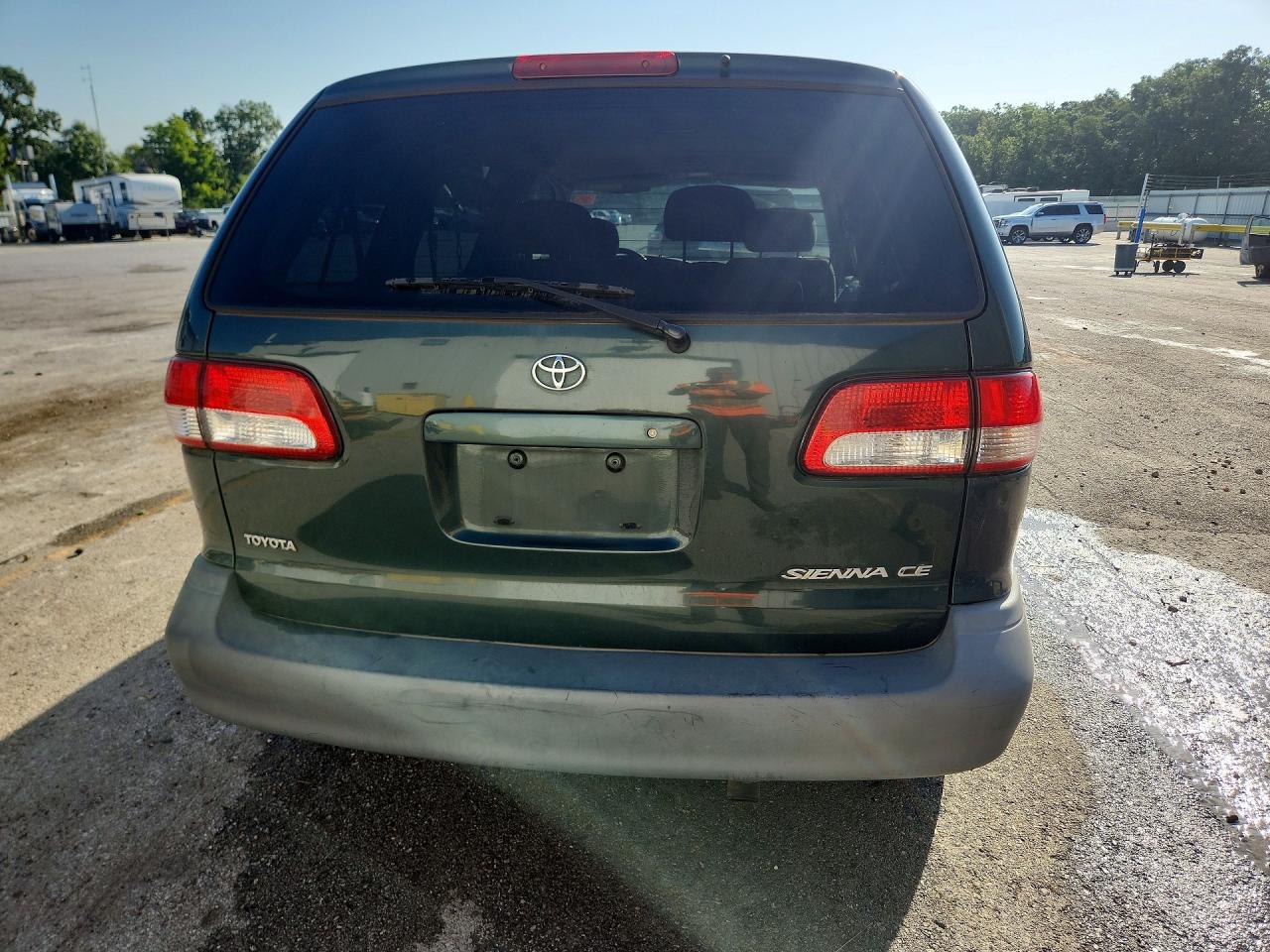 2001 Toyota Sienna Ce Green vin: 4T3ZF19CX1U375240