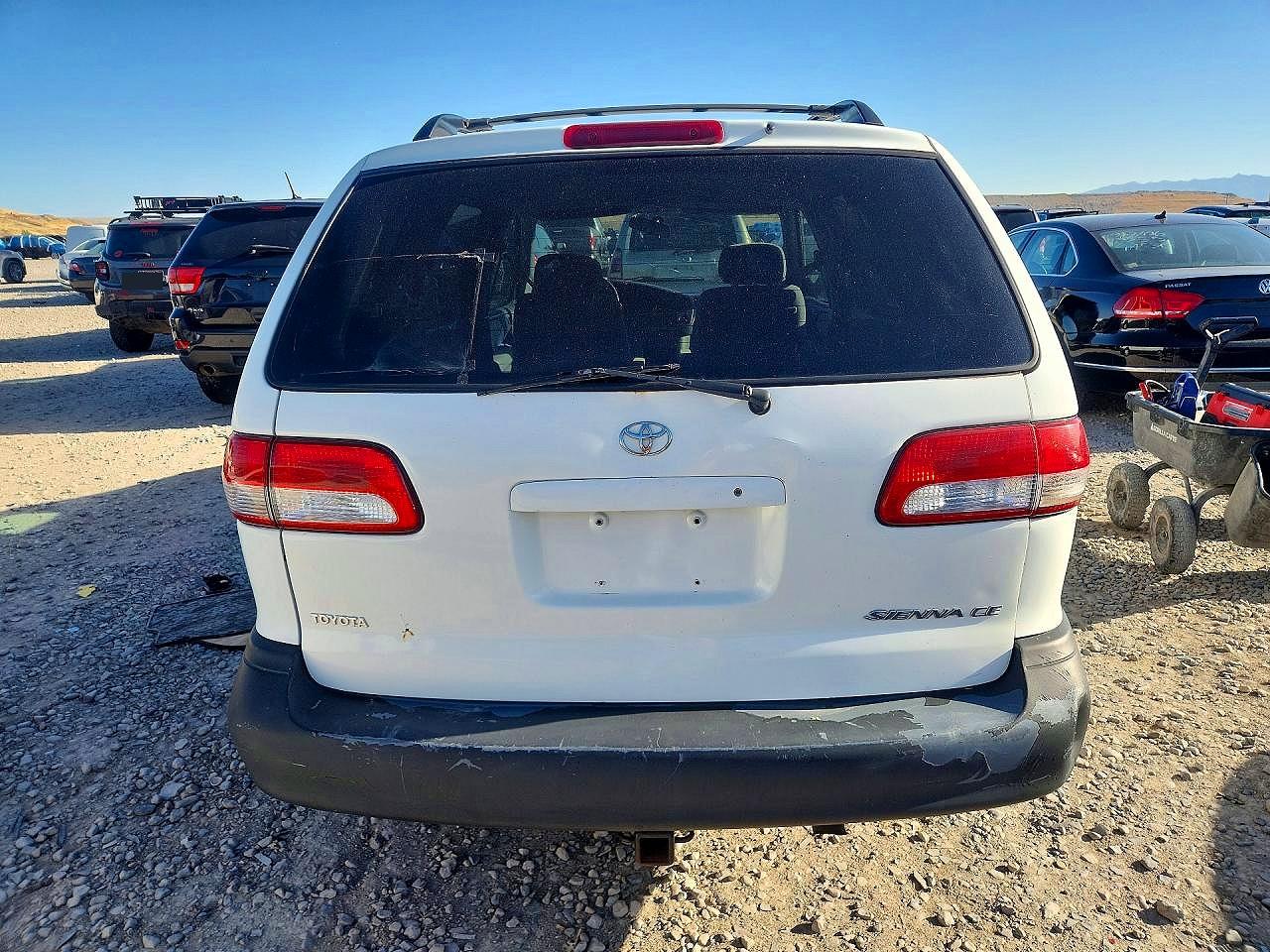 2003 Toyota Sienna Ce White vin: 4T3ZF19CX3U532025