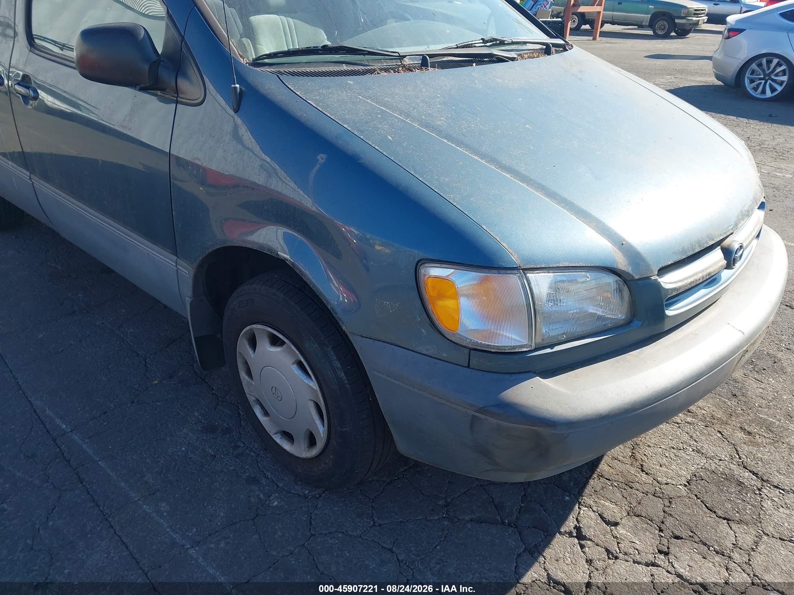 2000 Toyota Sienna Ce Зеленый vin: 4T3ZF19CXYU202862