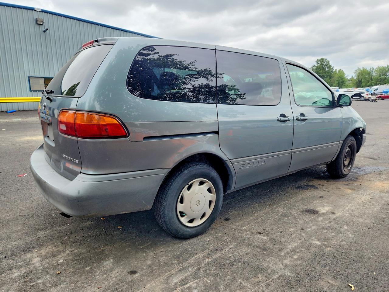 2000 Toyota Sienna Ce Серый vin: 4T3ZF19CXYU232248