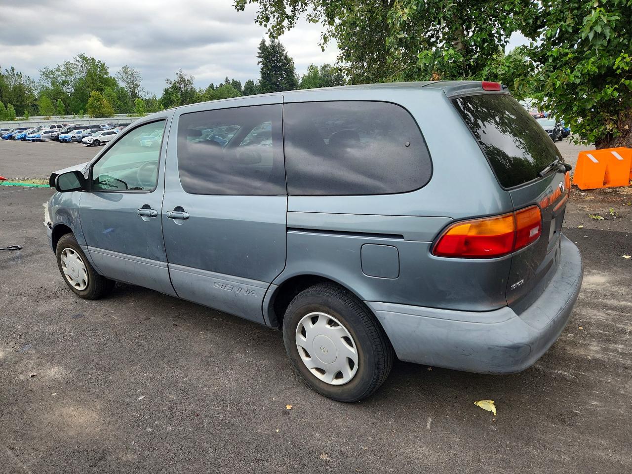 2000 Toyota Sienna Ce Серый vin: 4T3ZF19CXYU232248