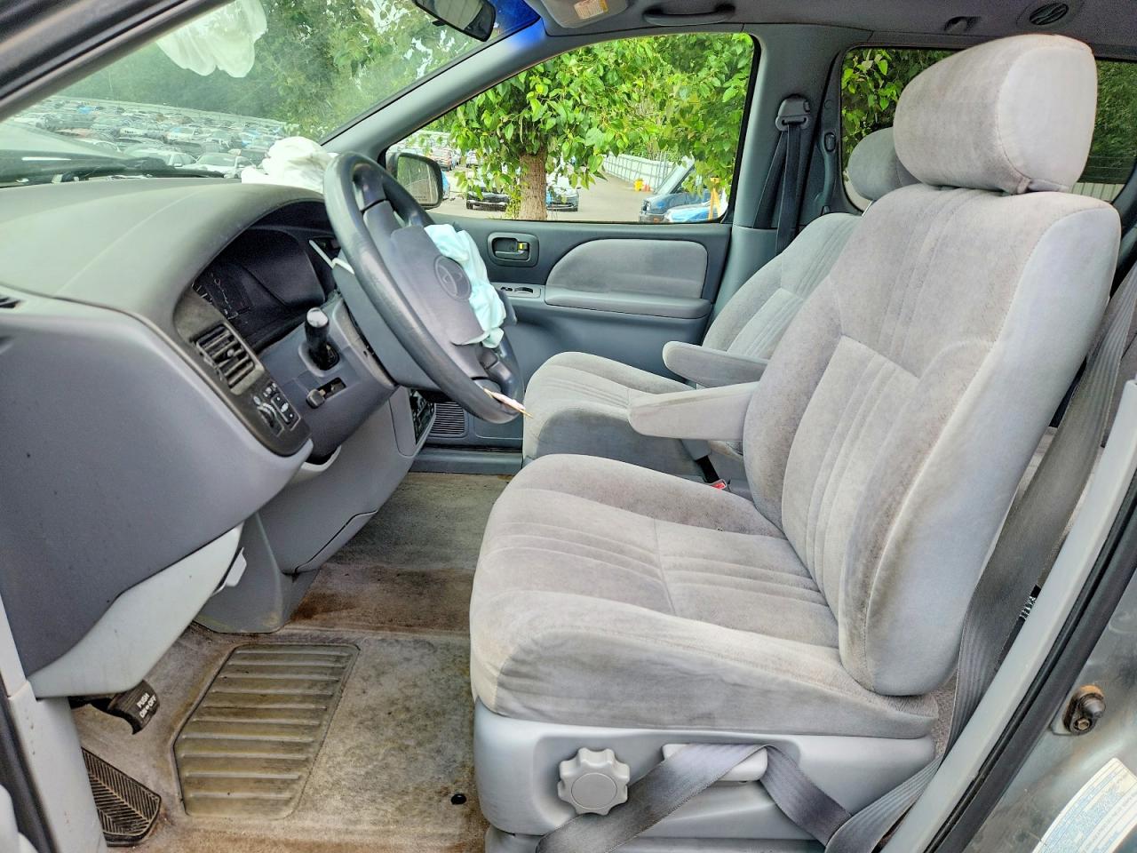 2000 Toyota Sienna Ce Серый vin: 4T3ZF19CXYU232248
