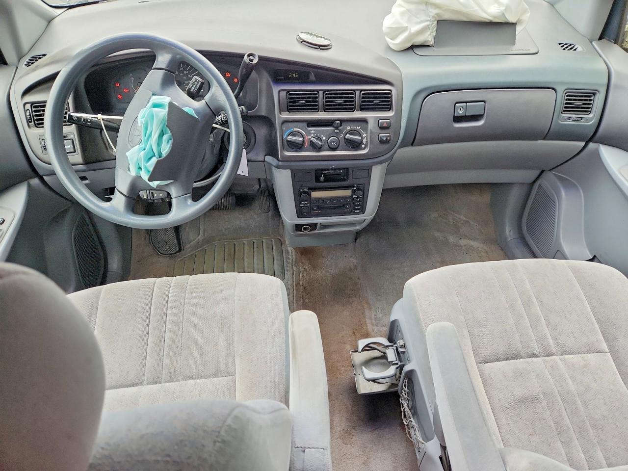 2000 Toyota Sienna Ce Серый vin: 4T3ZF19CXYU232248