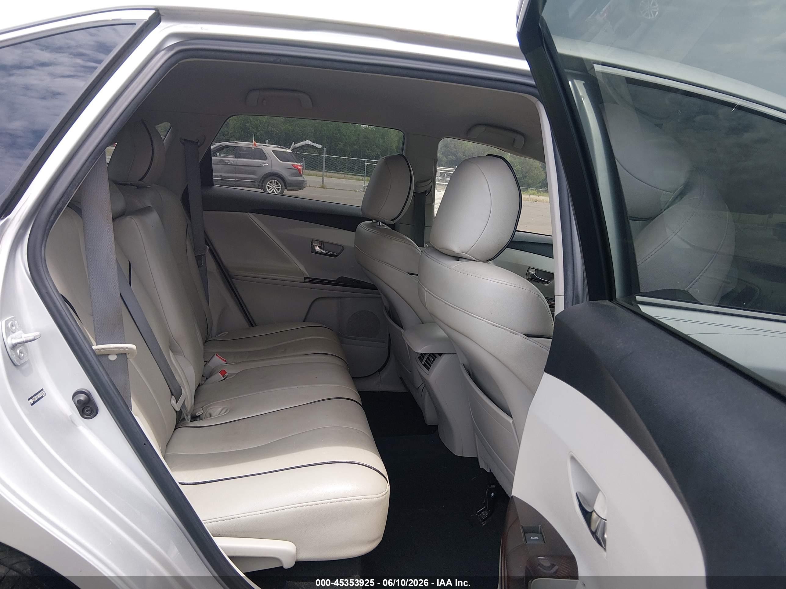2009 Toyota Venza Base V6 Silver vin: 4T3ZK11A09U016142