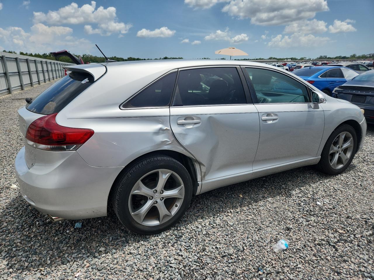 2013 Toyota Venza Le Silver vin: 4T3ZK3BB0DU058418