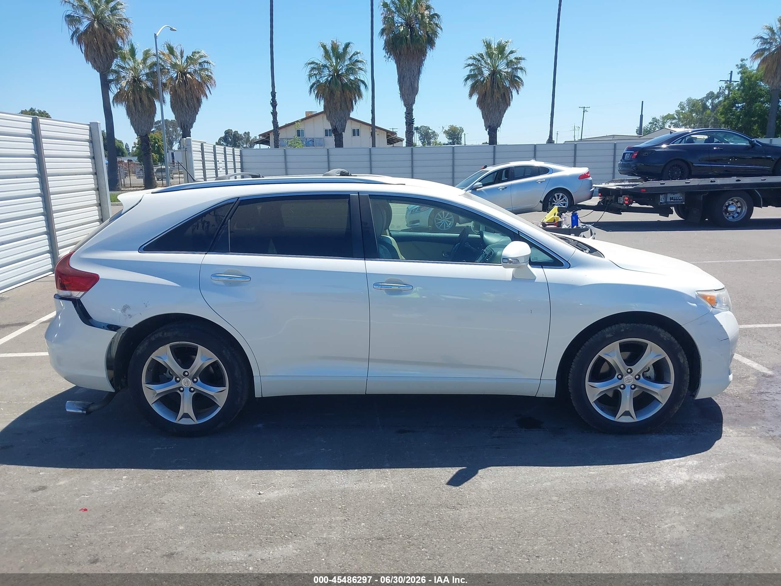 2014 Toyota Venza Xle V6 White vin: 4T3ZK3BB2EU067848