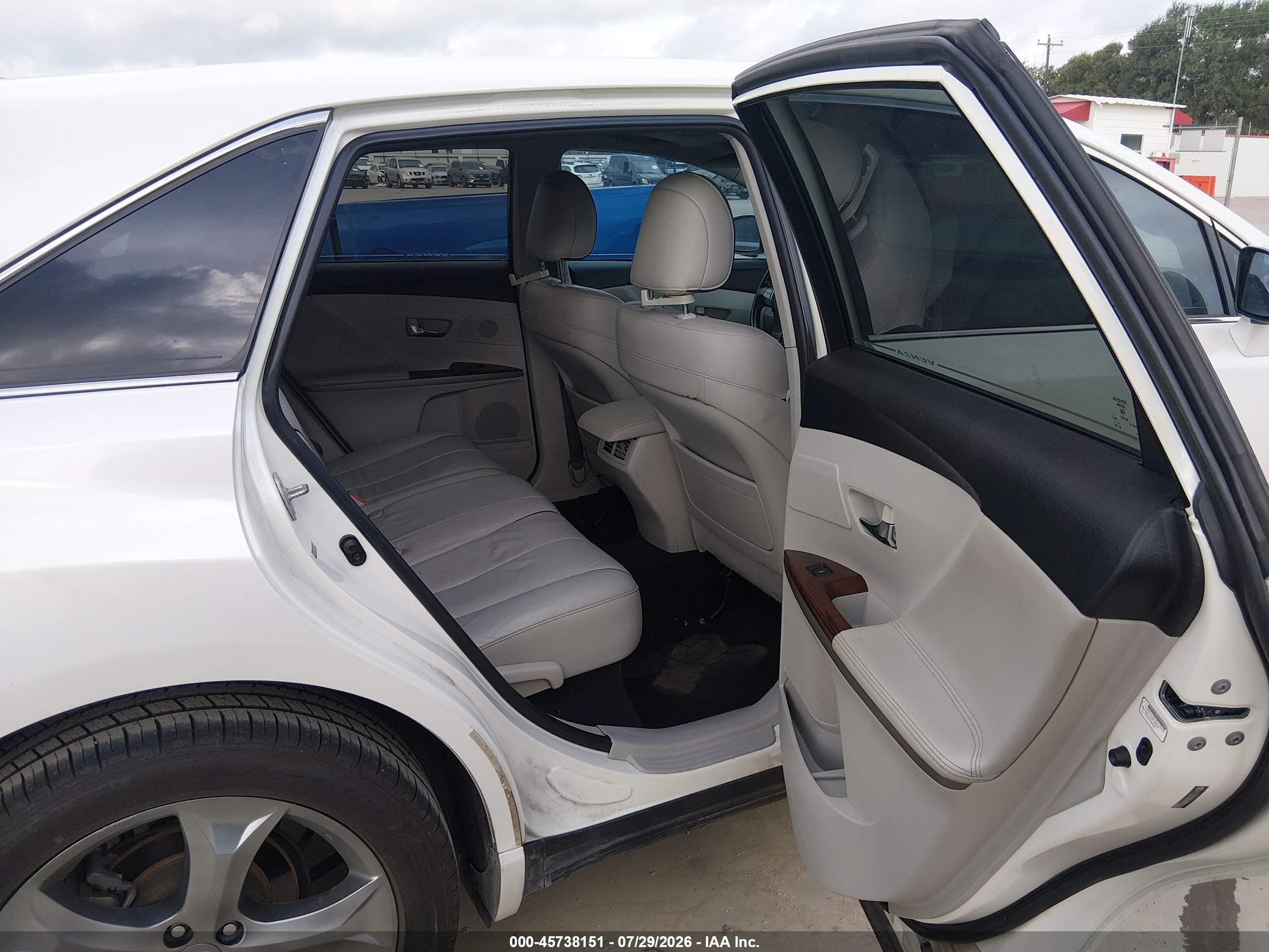 2010 Toyota Venza Base V6 White vin: 4T3ZK3BB4AU023912