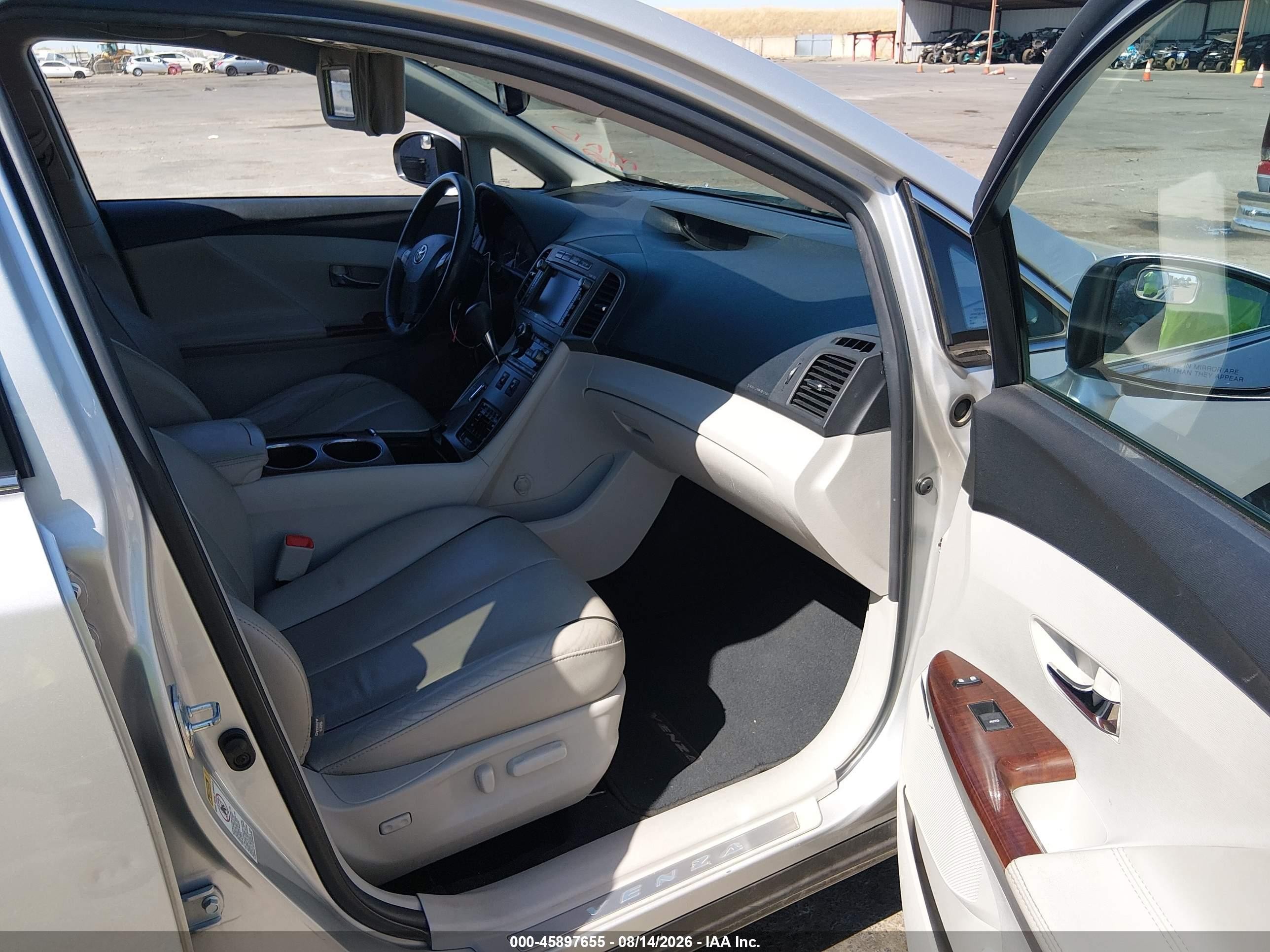 2010 Toyota Venza Base V6 Silver vin: 4T3ZK3BB5AU025815