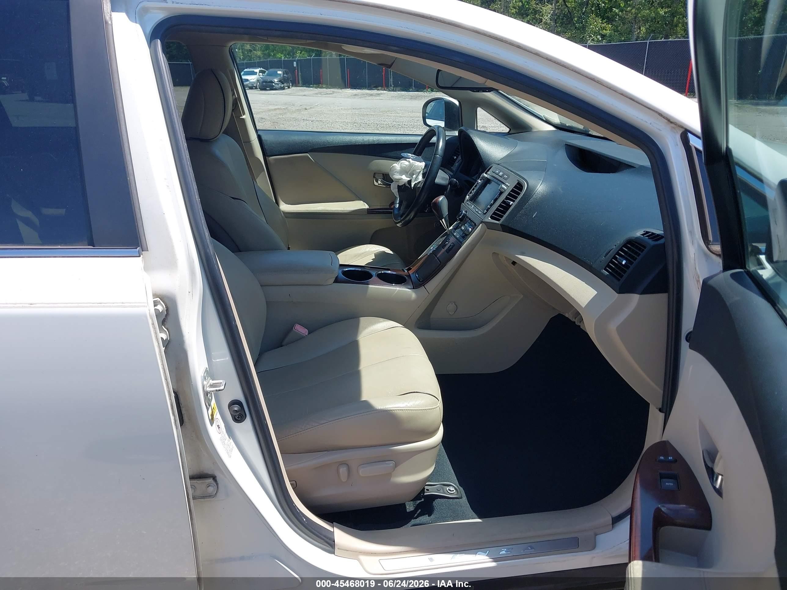 2010 Toyota Venza Base V6 White vin: 4T3ZK3BB6AU025211