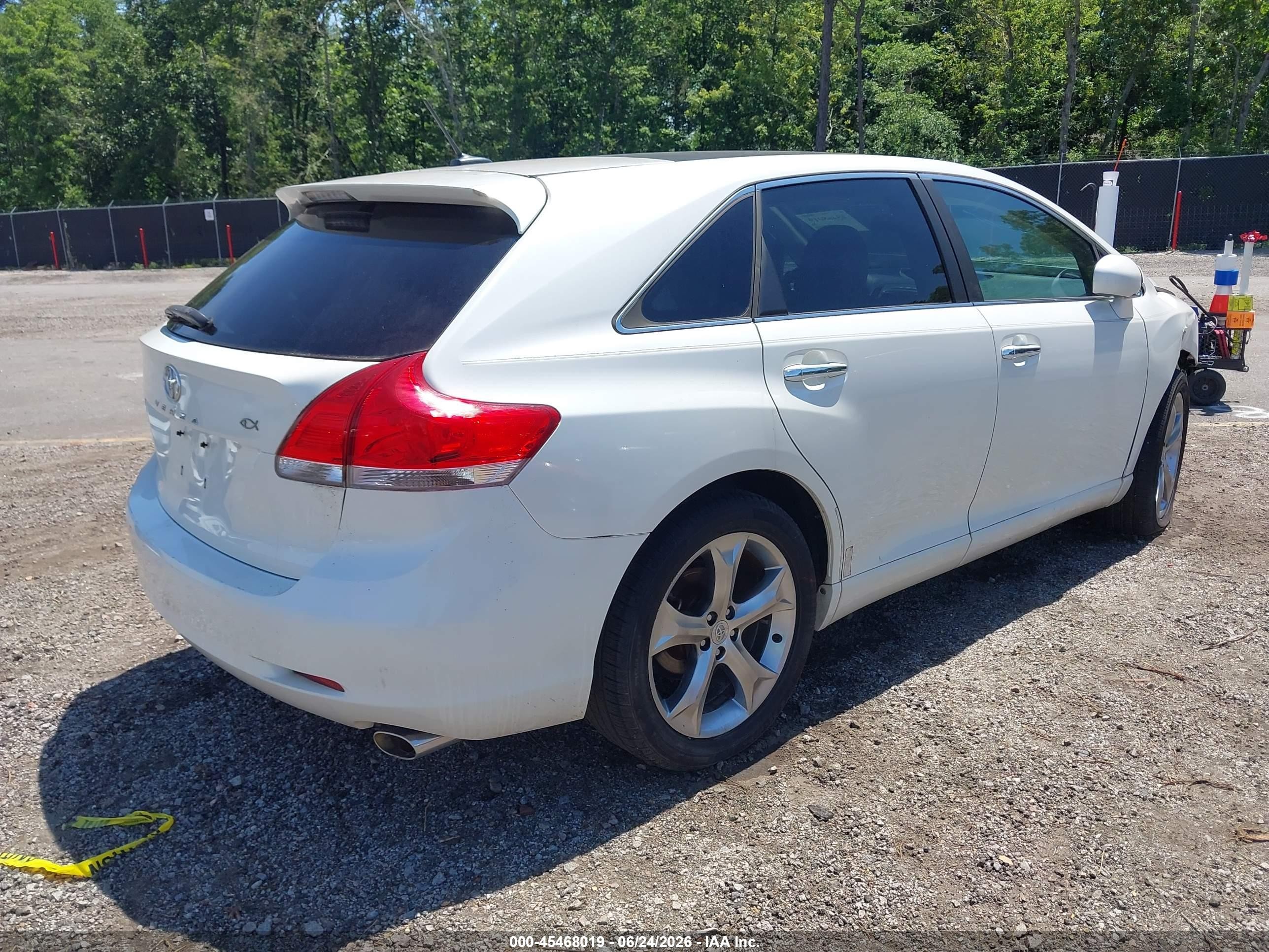 2010 Toyota Venza Base V6 White vin: 4T3ZK3BB6AU025211