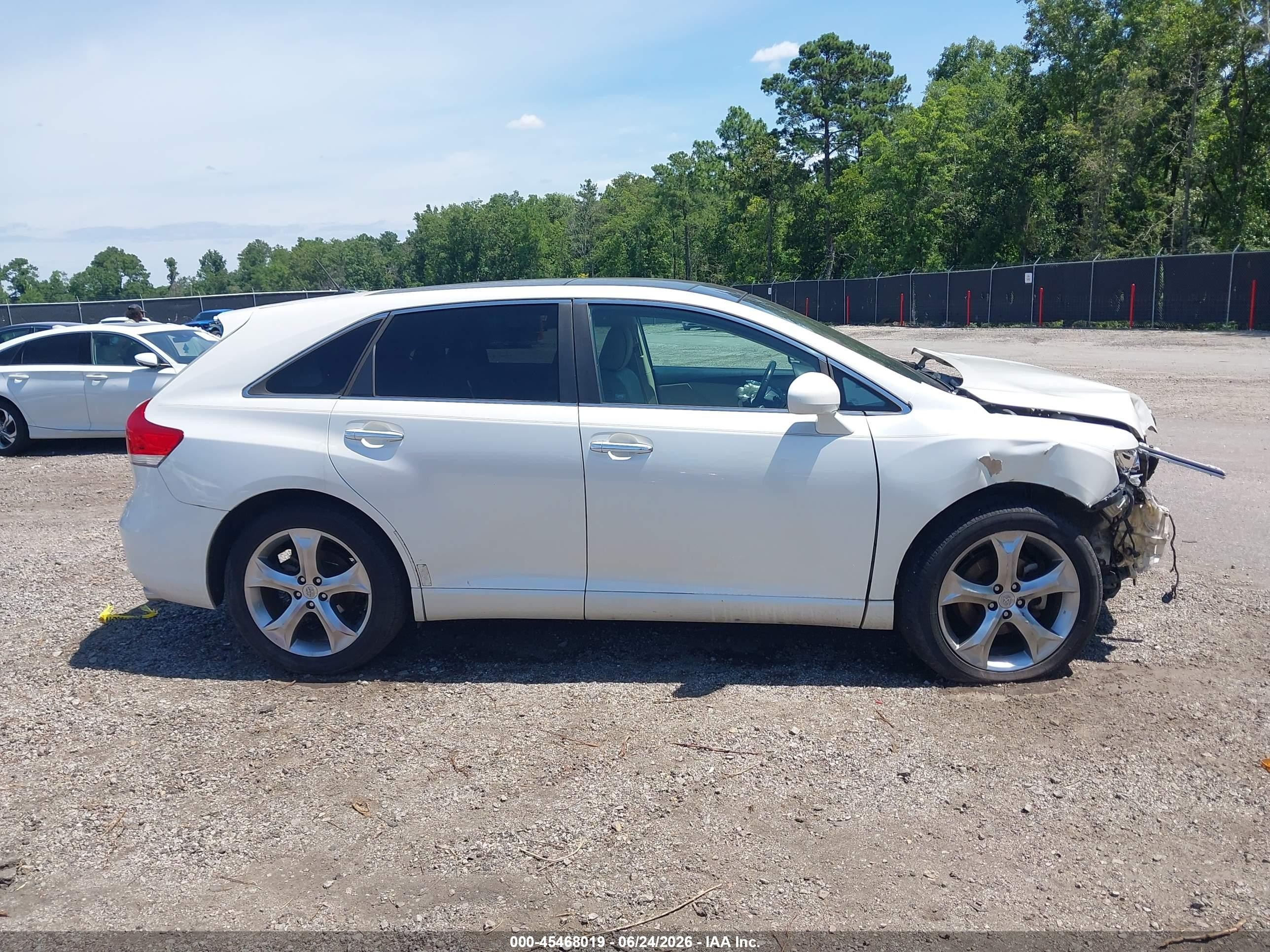 2010 Toyota Venza Base V6 White vin: 4T3ZK3BB6AU025211