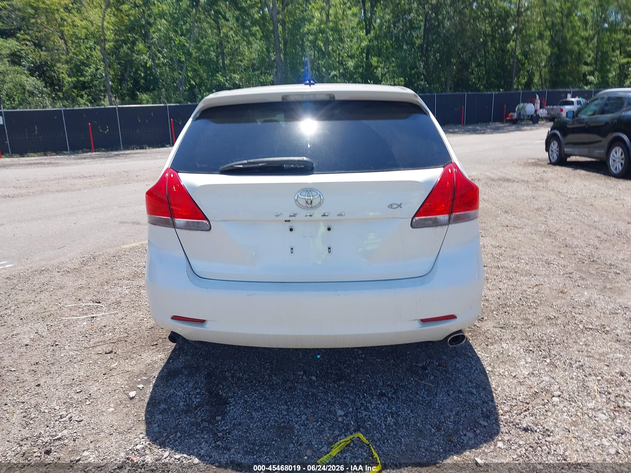 2010 Toyota Venza Base V6 White vin: 4T3ZK3BB6AU025211