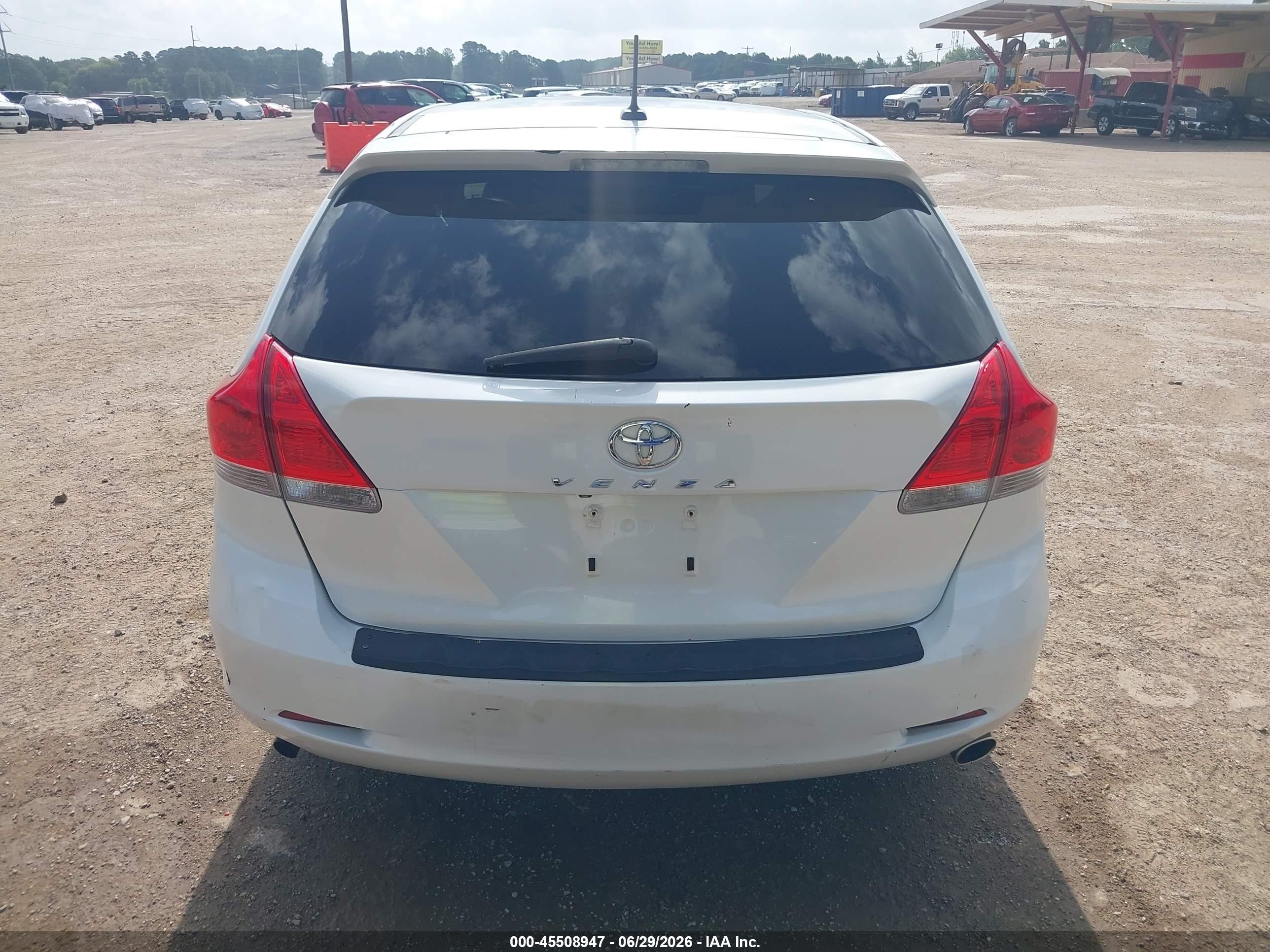 2010 Toyota Venza Base V6 White vin: 4T3ZK3BB8AU025291