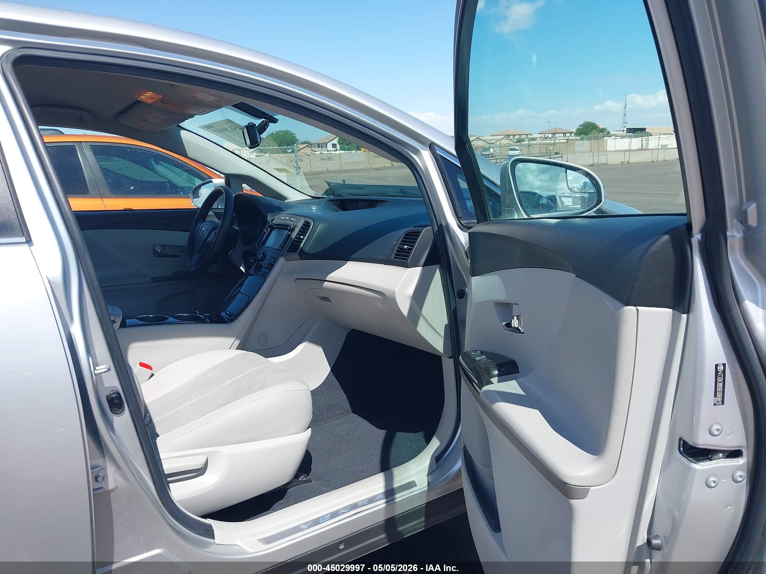 2014 Toyota Venza Le V6 Silver vin: 4T3ZK3BB9EU069810