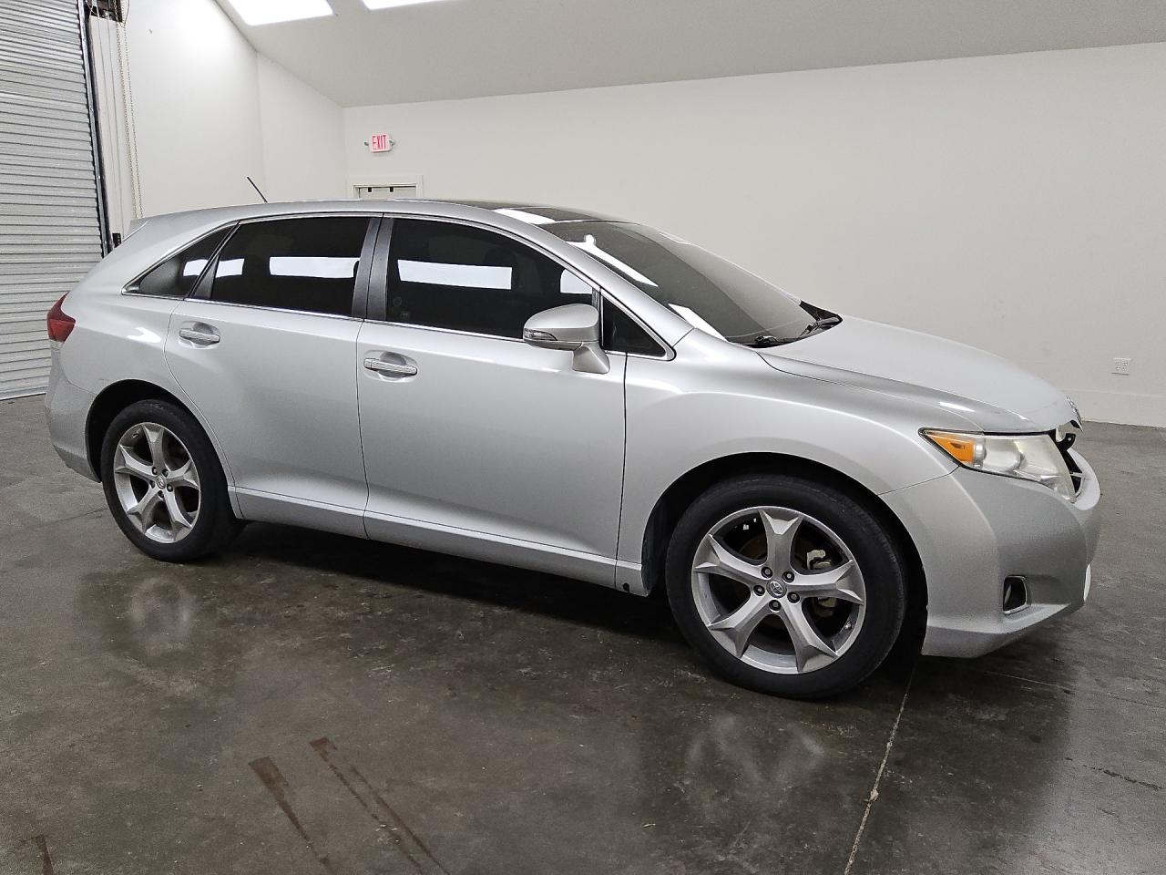 2014 Toyota Venza Xle Silver vin: 4T3ZK3BBXEU065622 Damage: Right Rear Tire, Worn, Replacement Required