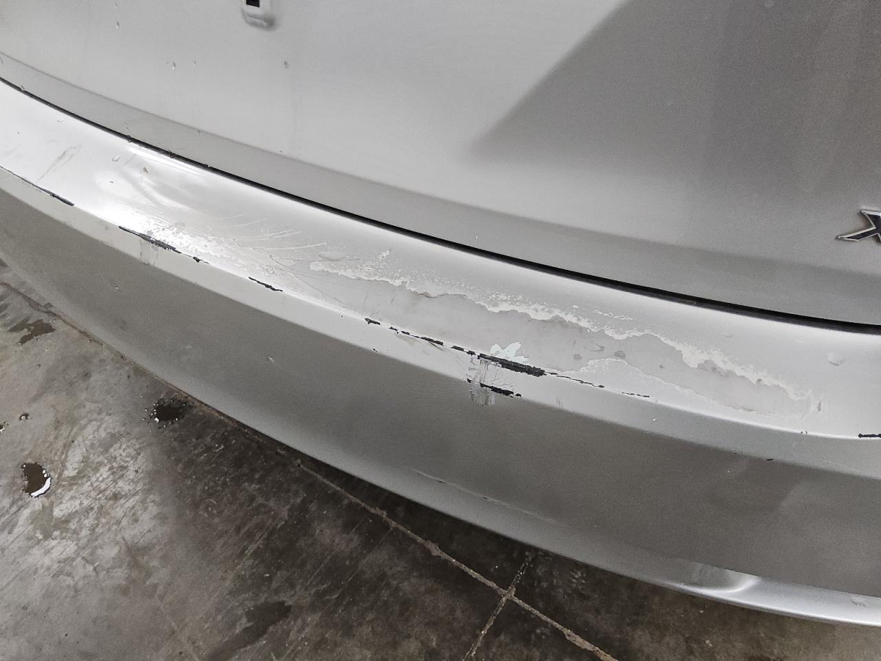 2014 Toyota Venza Xle Silver vin: 4T3ZK3BBXEU065622 Damage: Rear Bumper, Peeling, > 12 Inches