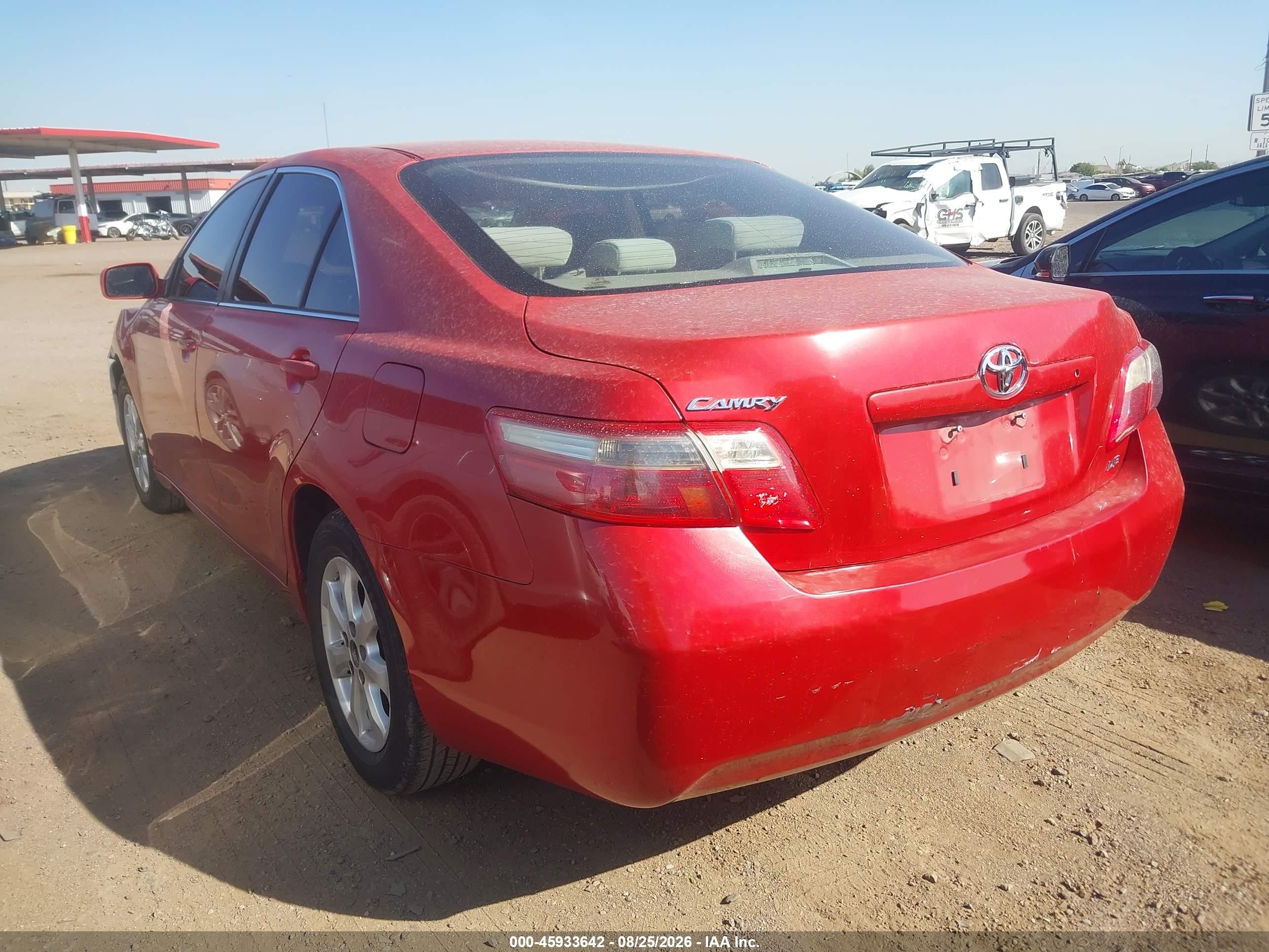 2007 Toyota Camry Le Red vin: 4T4BE46K07R004080