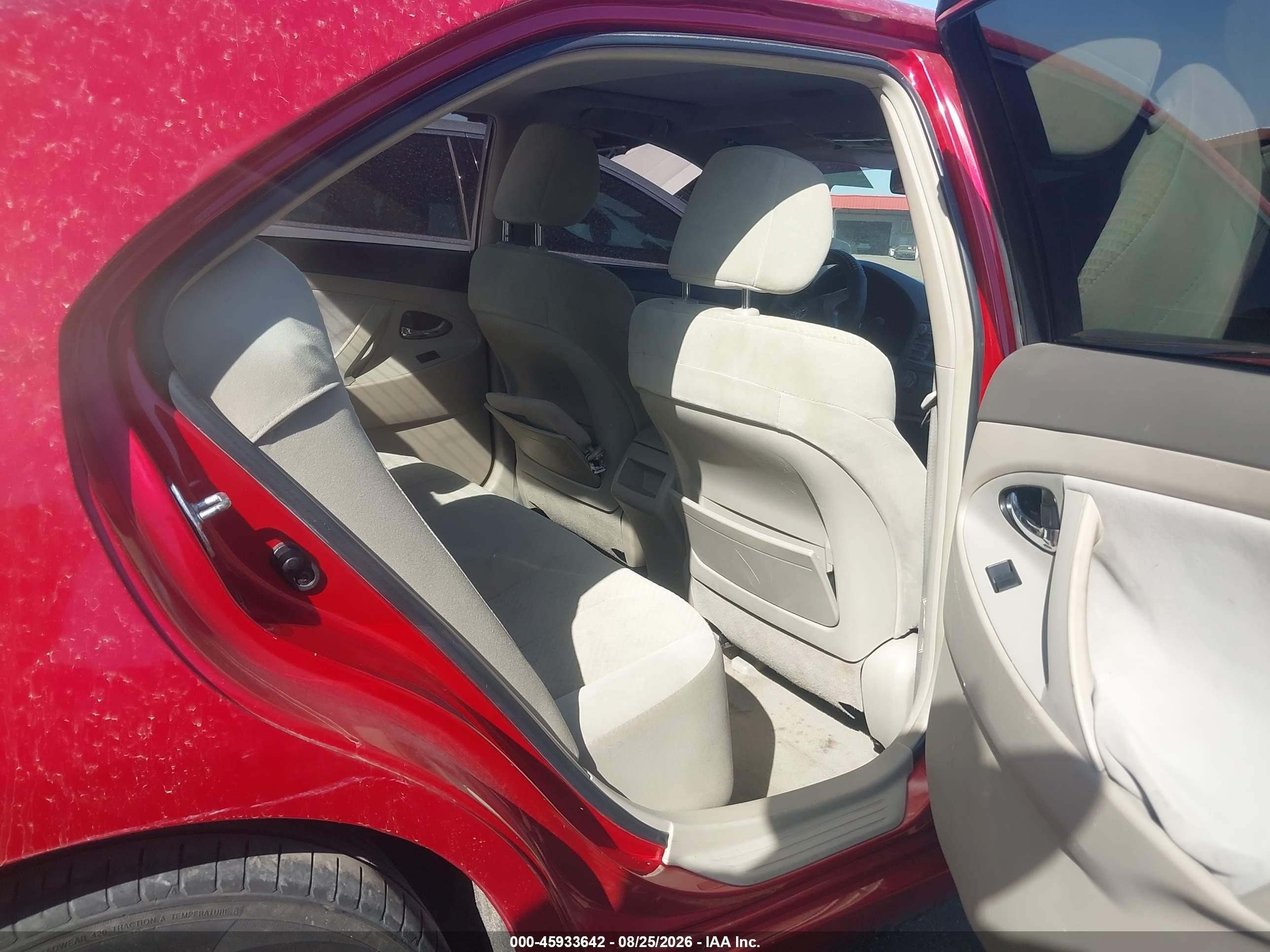 2007 Toyota Camry Le Red vin: 4T4BE46K07R004080