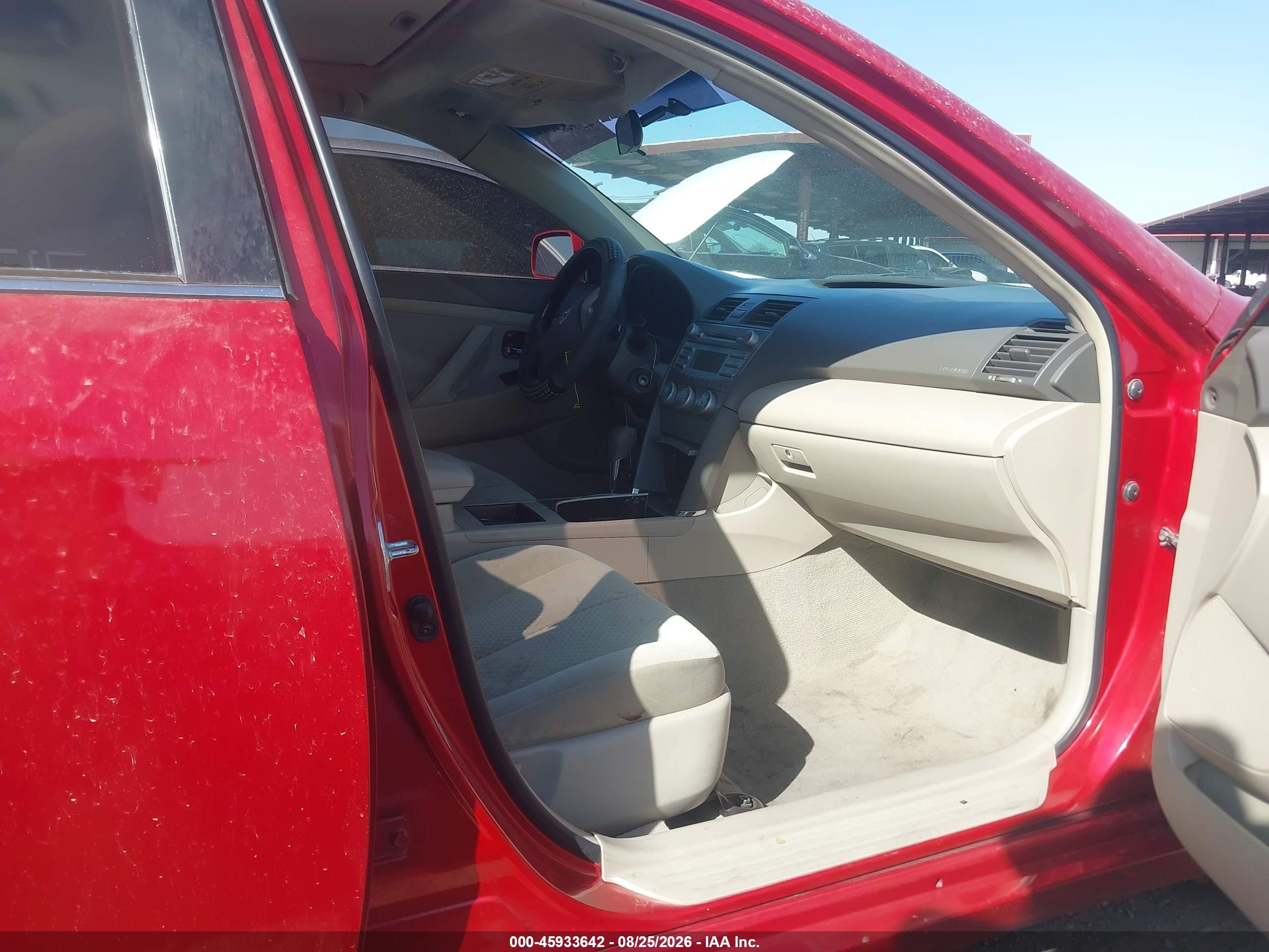 2007 Toyota Camry Le Red vin: 4T4BE46K07R004080