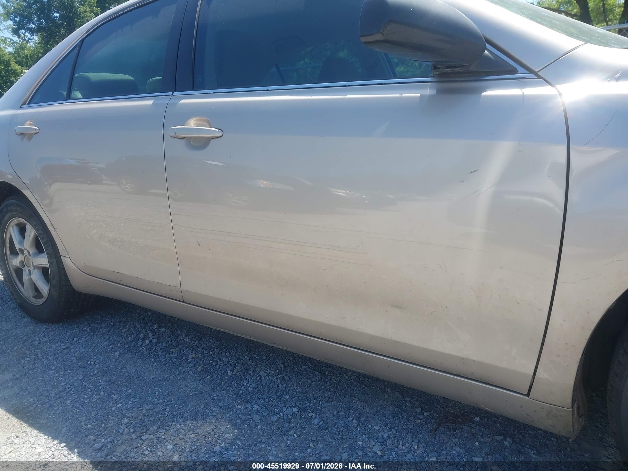 2007 Toyota Camry Le Gold vin: 4T4BE46K07R007643