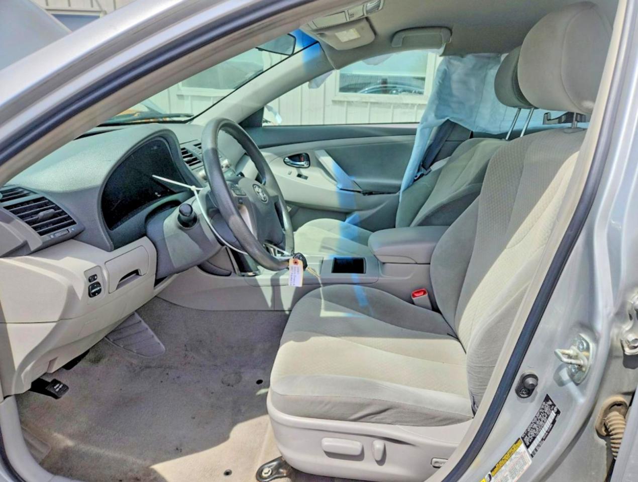2007 Toyota Camry Le Silver vin: 4T4BE46K07R007805