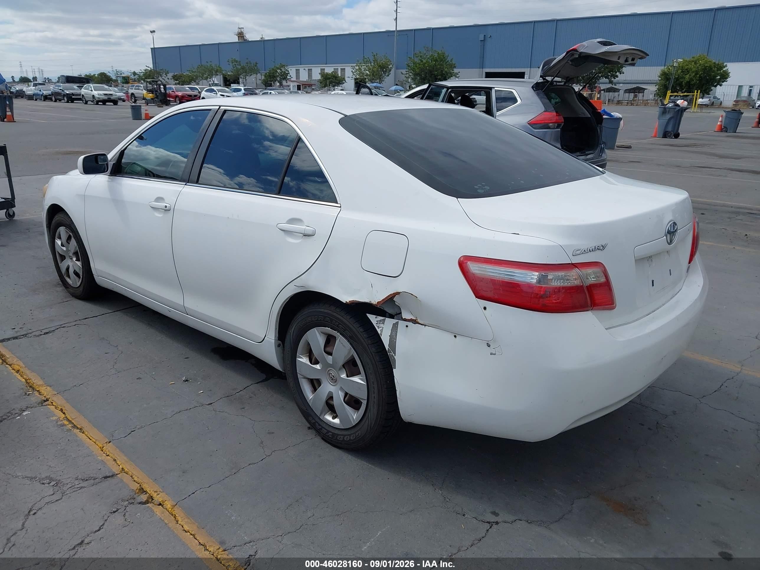 2008 Toyota Camry Le White vin: 4T4BE46K08R032107