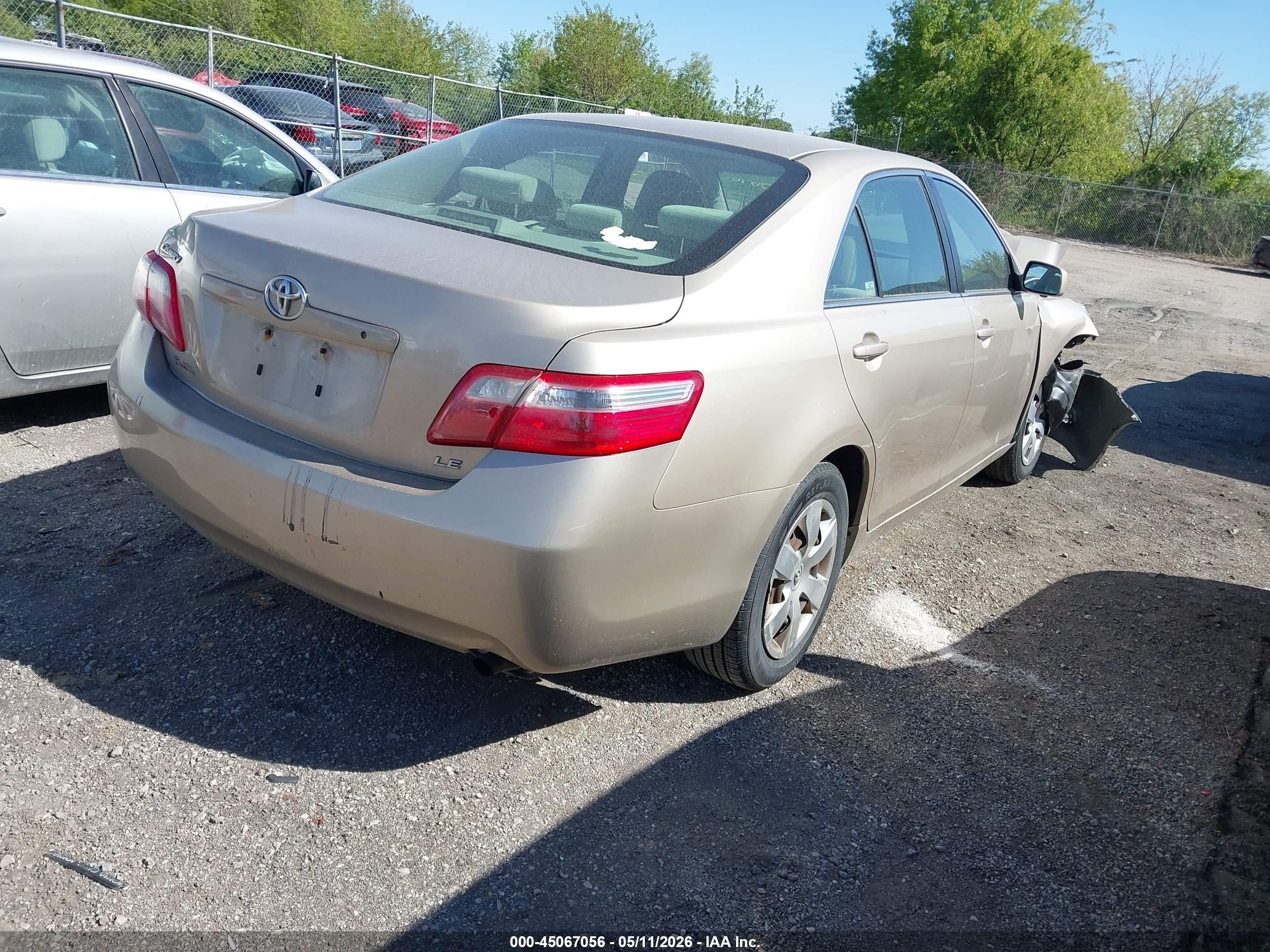 2008 Toyota Camry Le Gold vin: 4T4BE46K08R040899