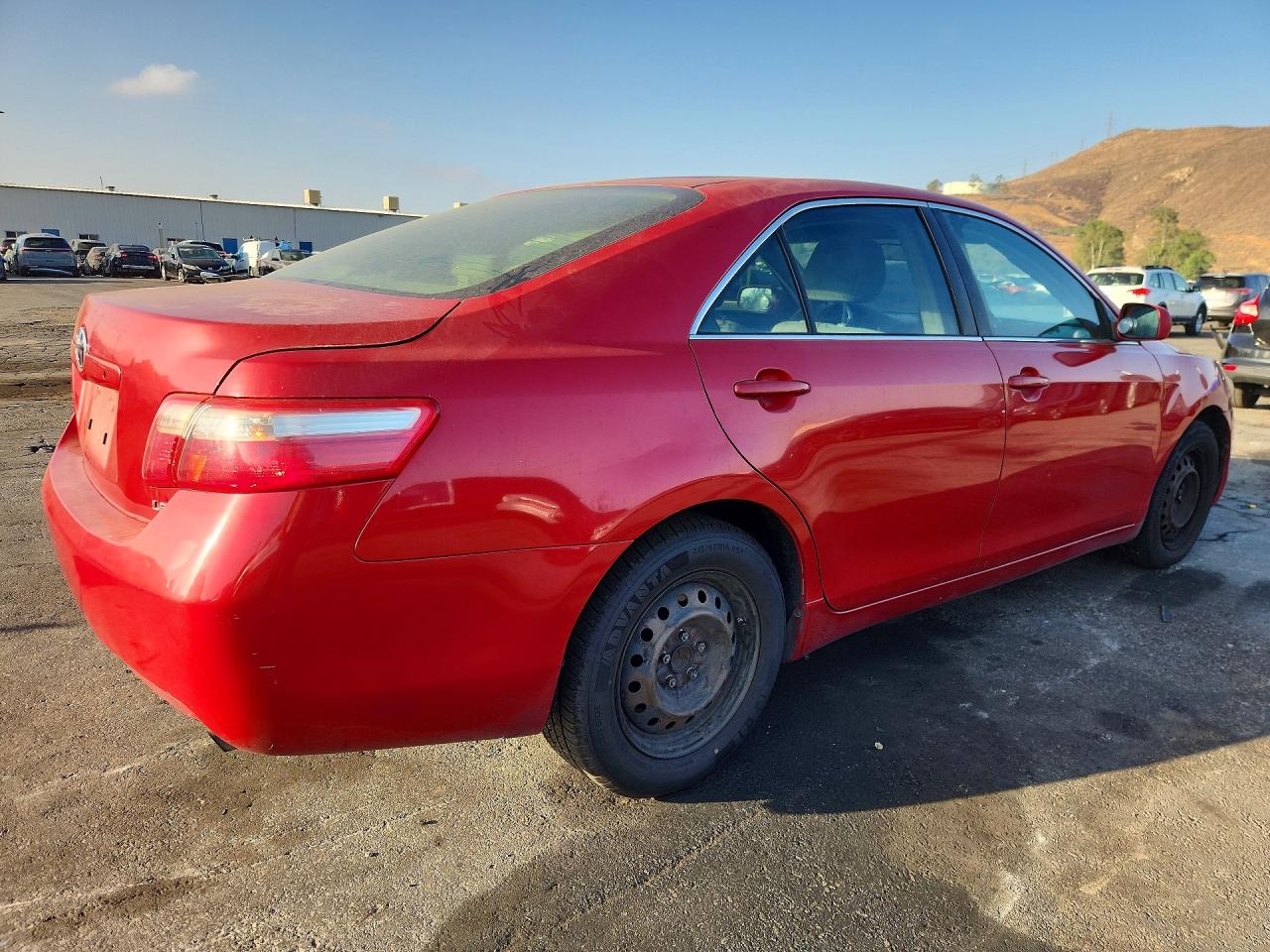 2008 Toyota Camry Le Red vin: 4T4BE46K08R047593