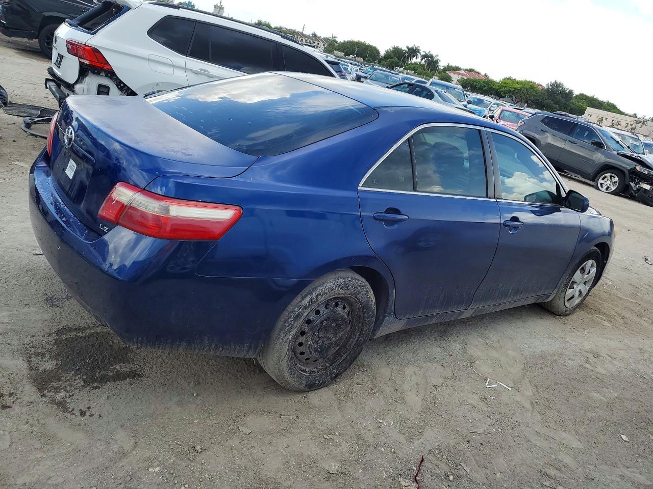 2009 Toyota Camry Le Blue vin: 4T4BE46K09R049684