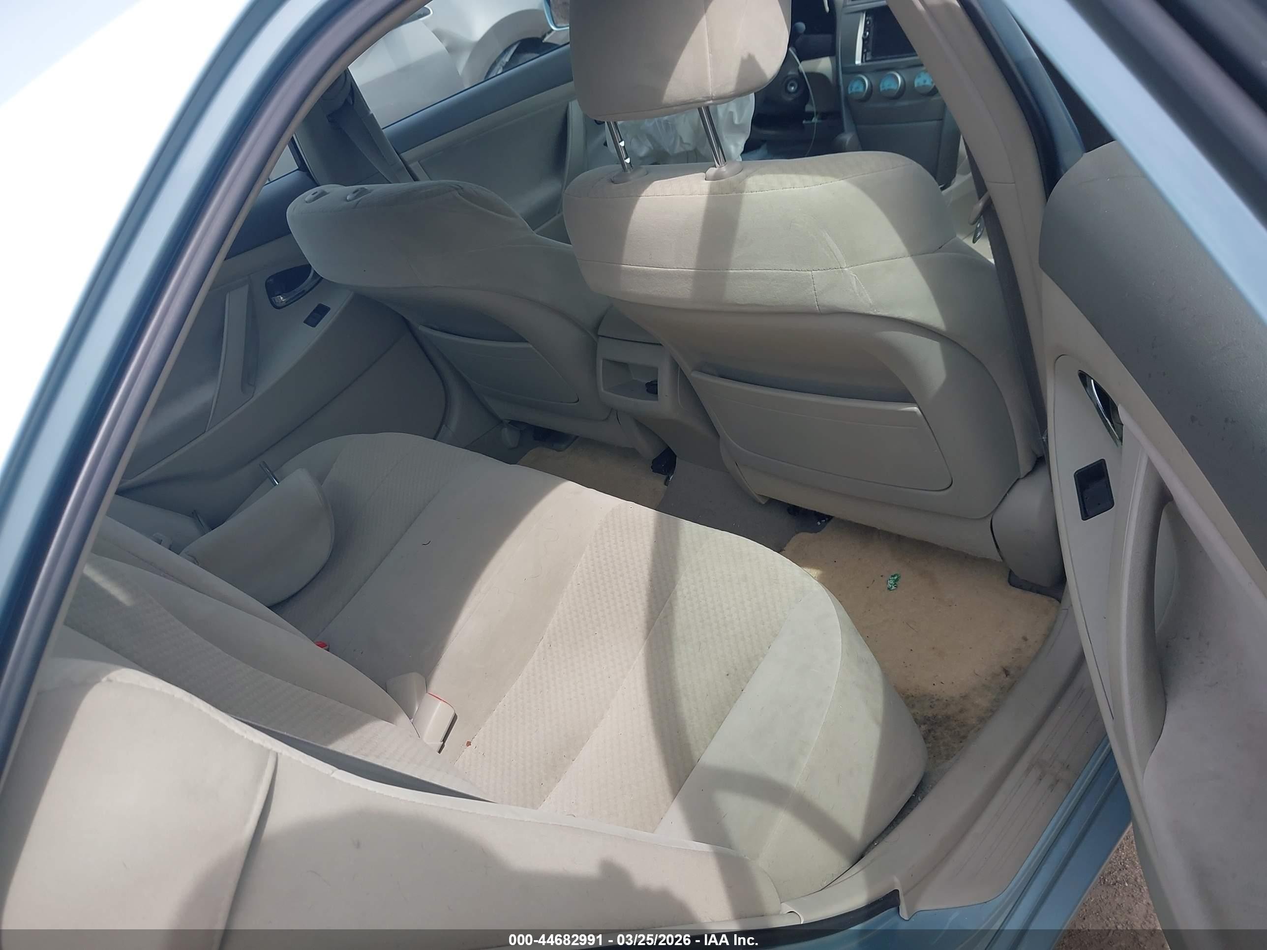 2009 Toyota Camry Le Blue vin: 4T4BE46K09R058479
