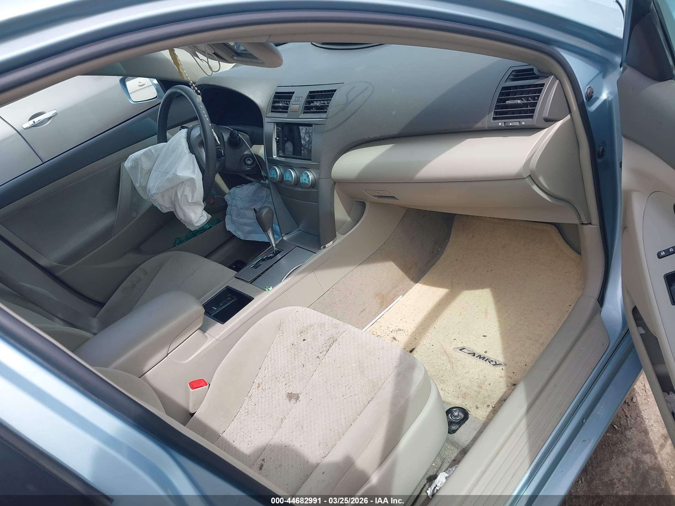 2009 Toyota Camry Le Blue vin: 4T4BE46K09R058479