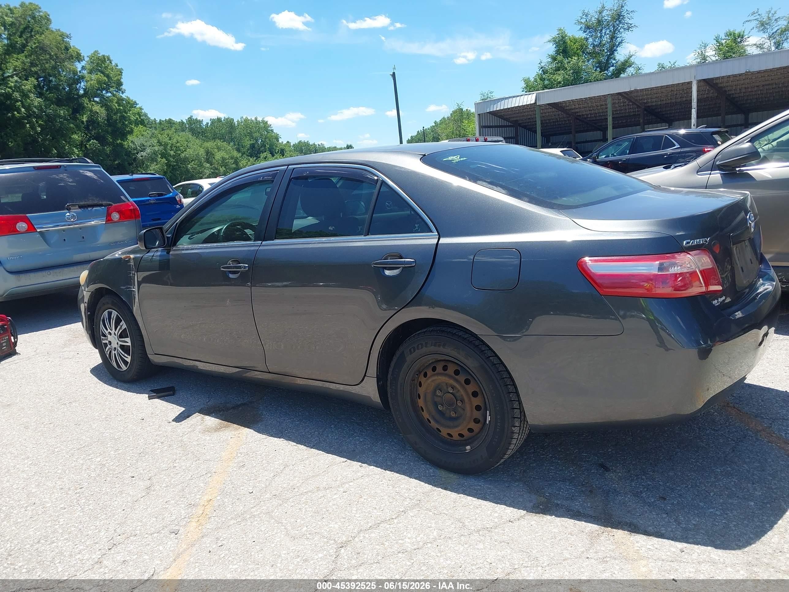 2009 Toyota Camry Le Gray vin: 4T4BE46K09R062483
