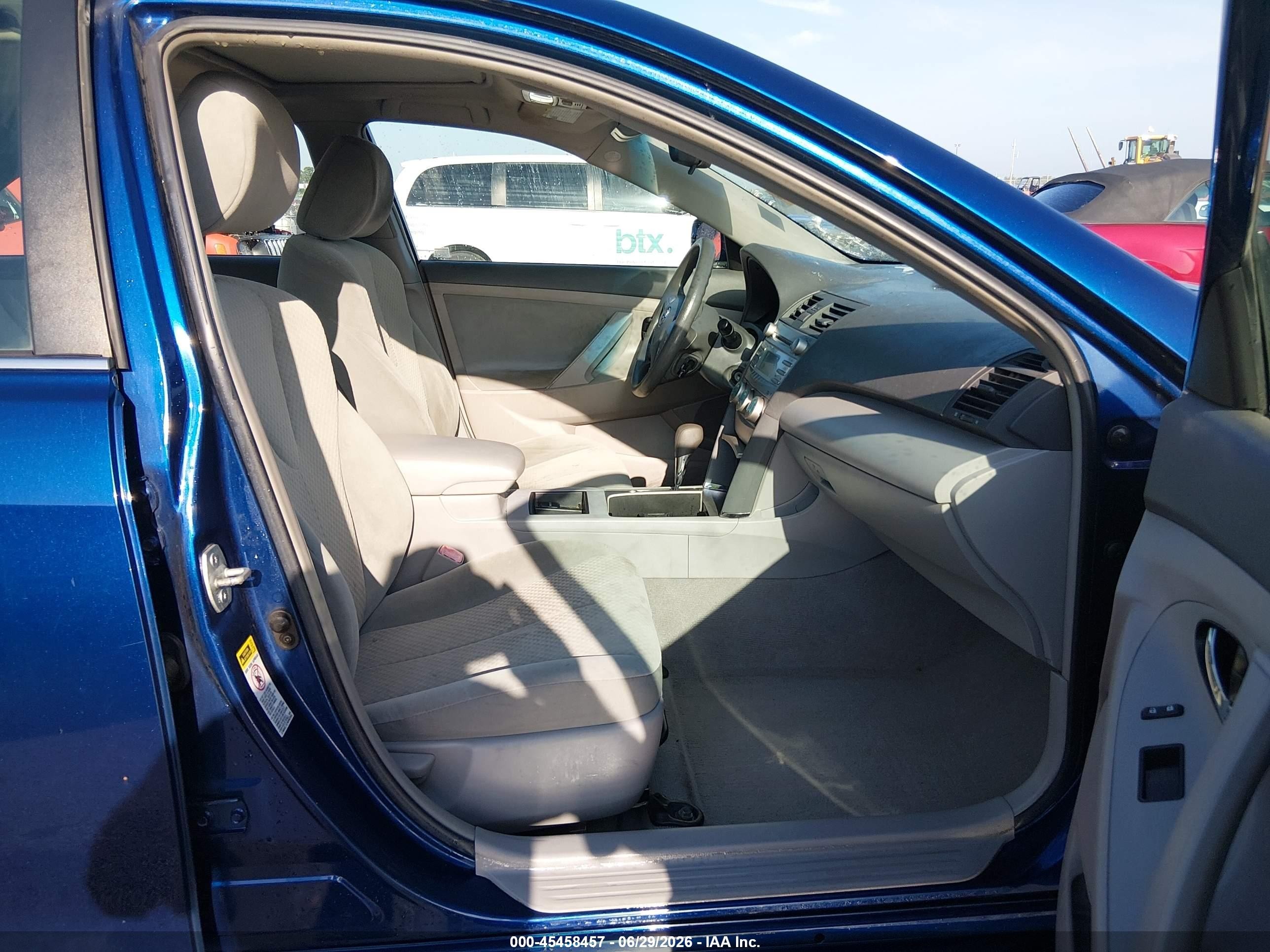2009 Toyota Camry Le Blue vin: 4T4BE46K09R073175