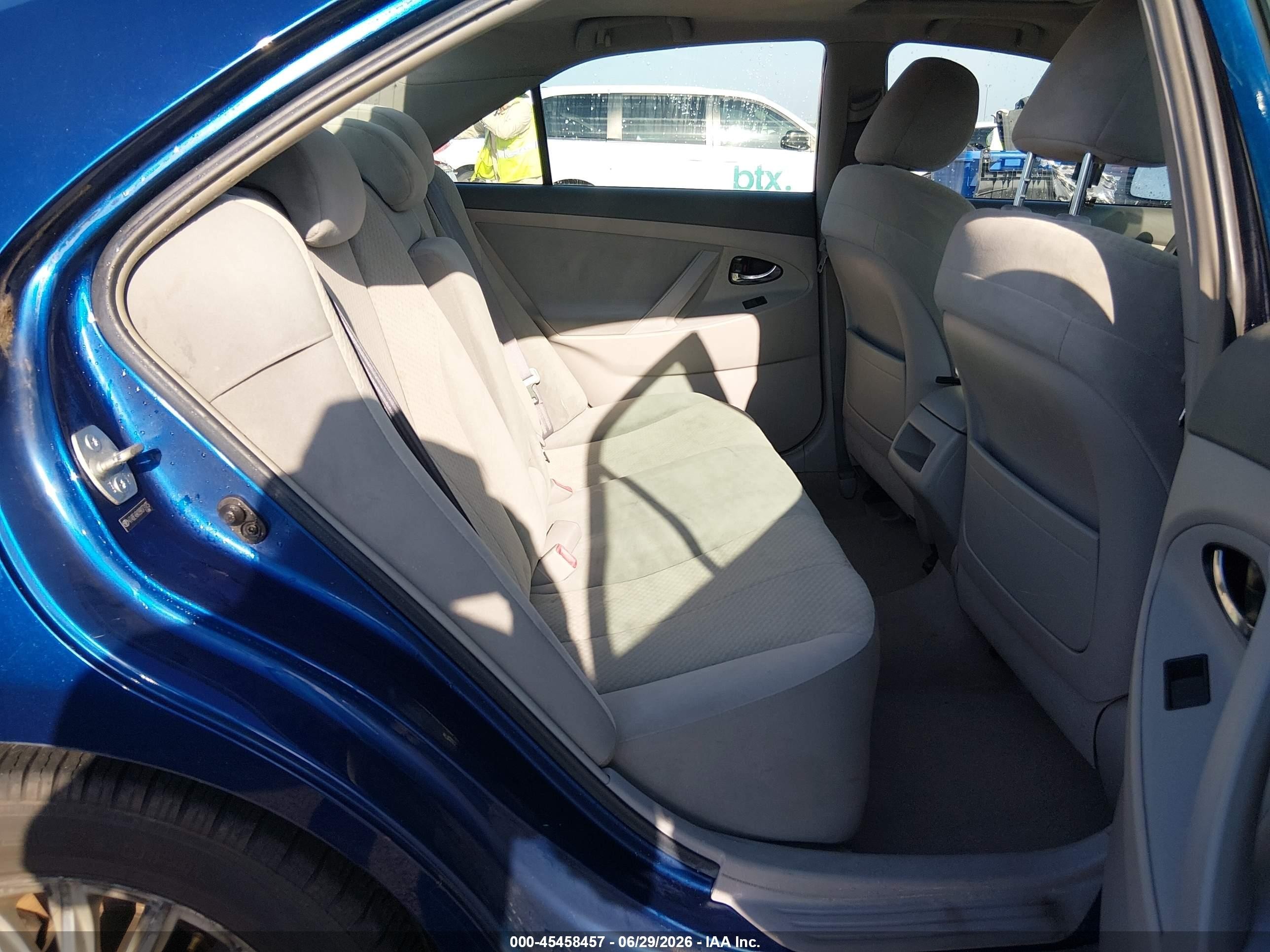 2009 Toyota Camry Le Blue vin: 4T4BE46K09R073175