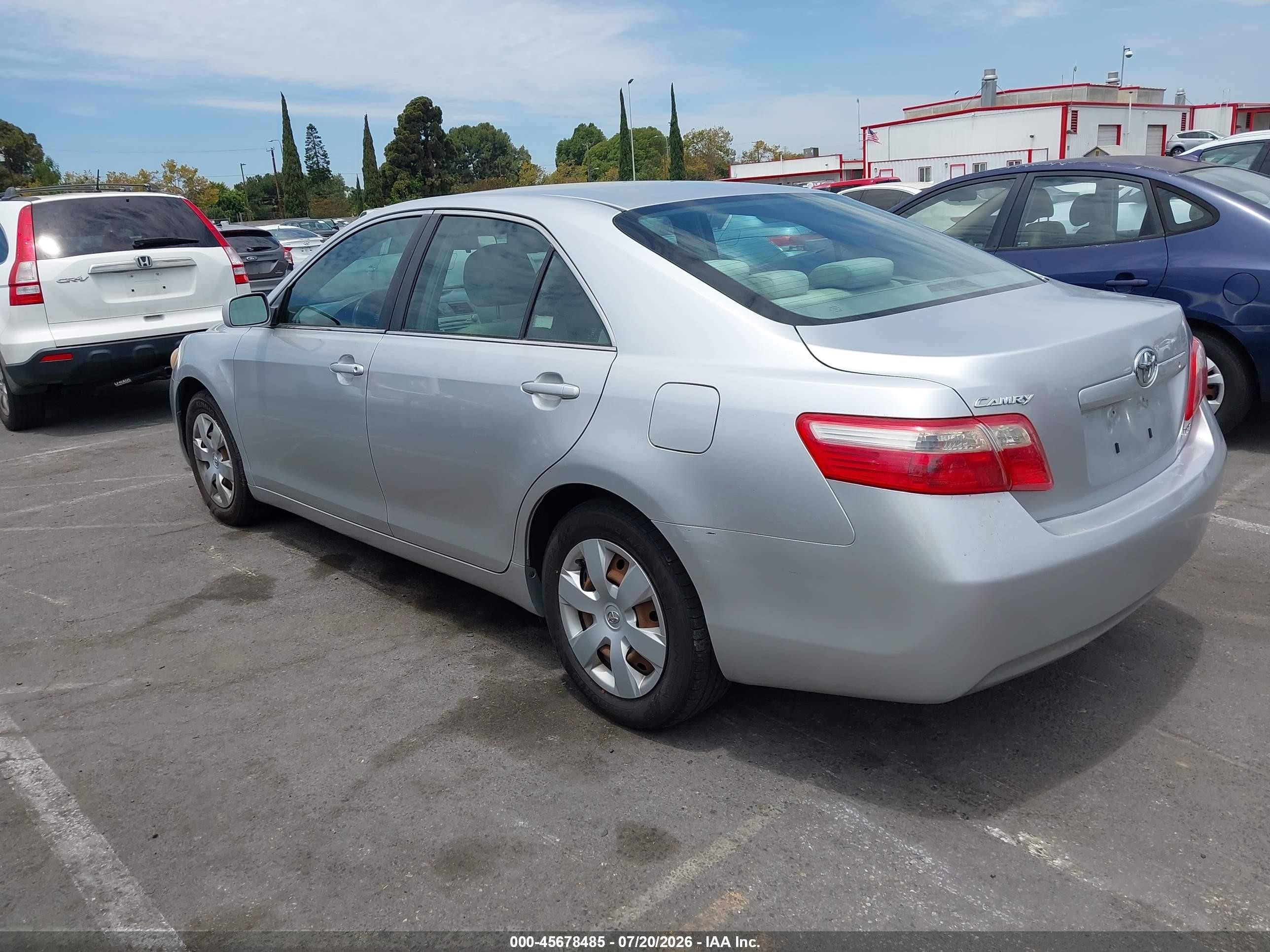 2009 Toyota Camry Le Silver vin: 4T4BE46K09R080840