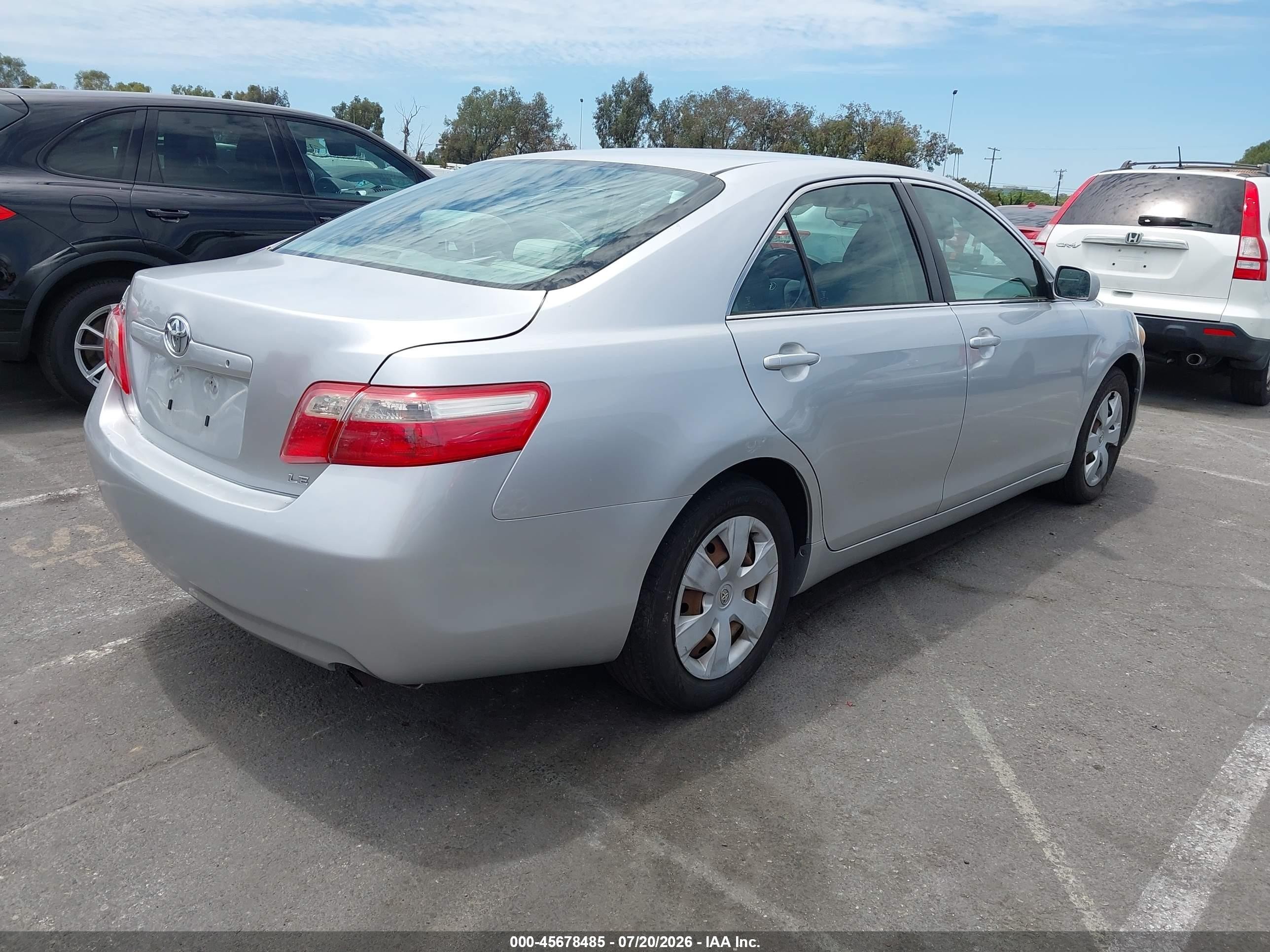 2009 Toyota Camry Le Silver vin: 4T4BE46K09R080840