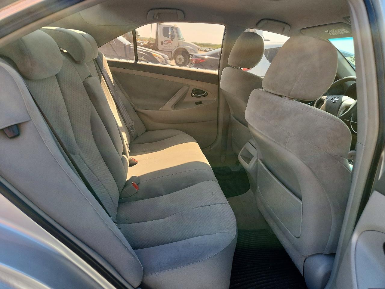 2009 Toyota Camry Le Silver vin: 4T4BE46K09R084810