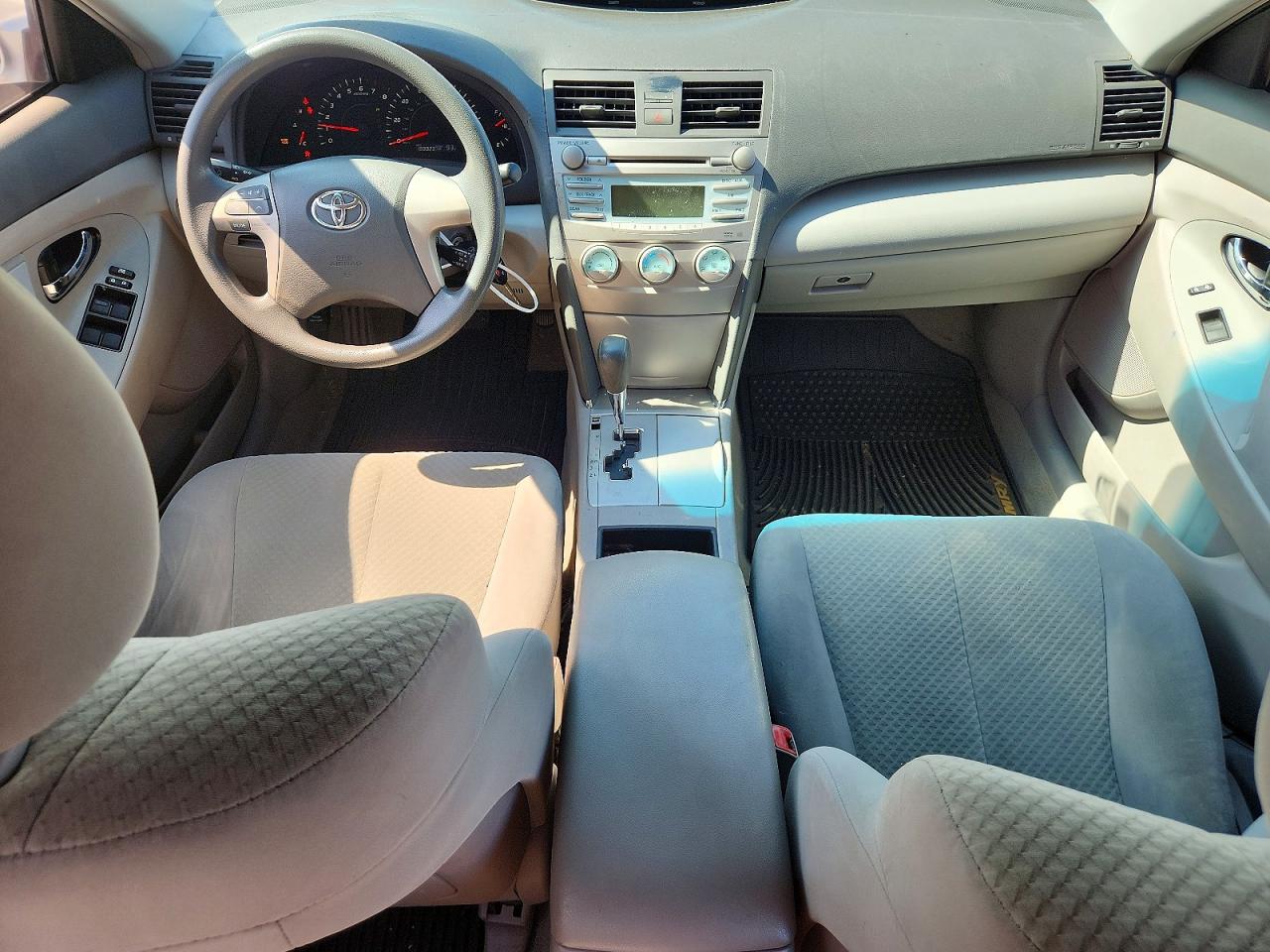 2009 Toyota Camry Le Silver vin: 4T4BE46K09R084810
