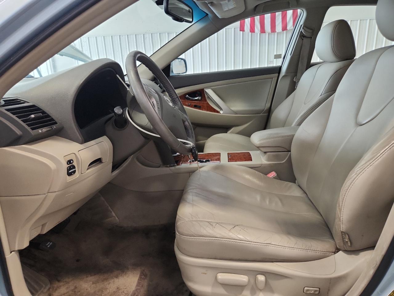 2009 Toyota Camry Xle Blue vin: 4T4BE46K09R093104 Damage: Left Front Seat Cushion, Worn, Replacement Required