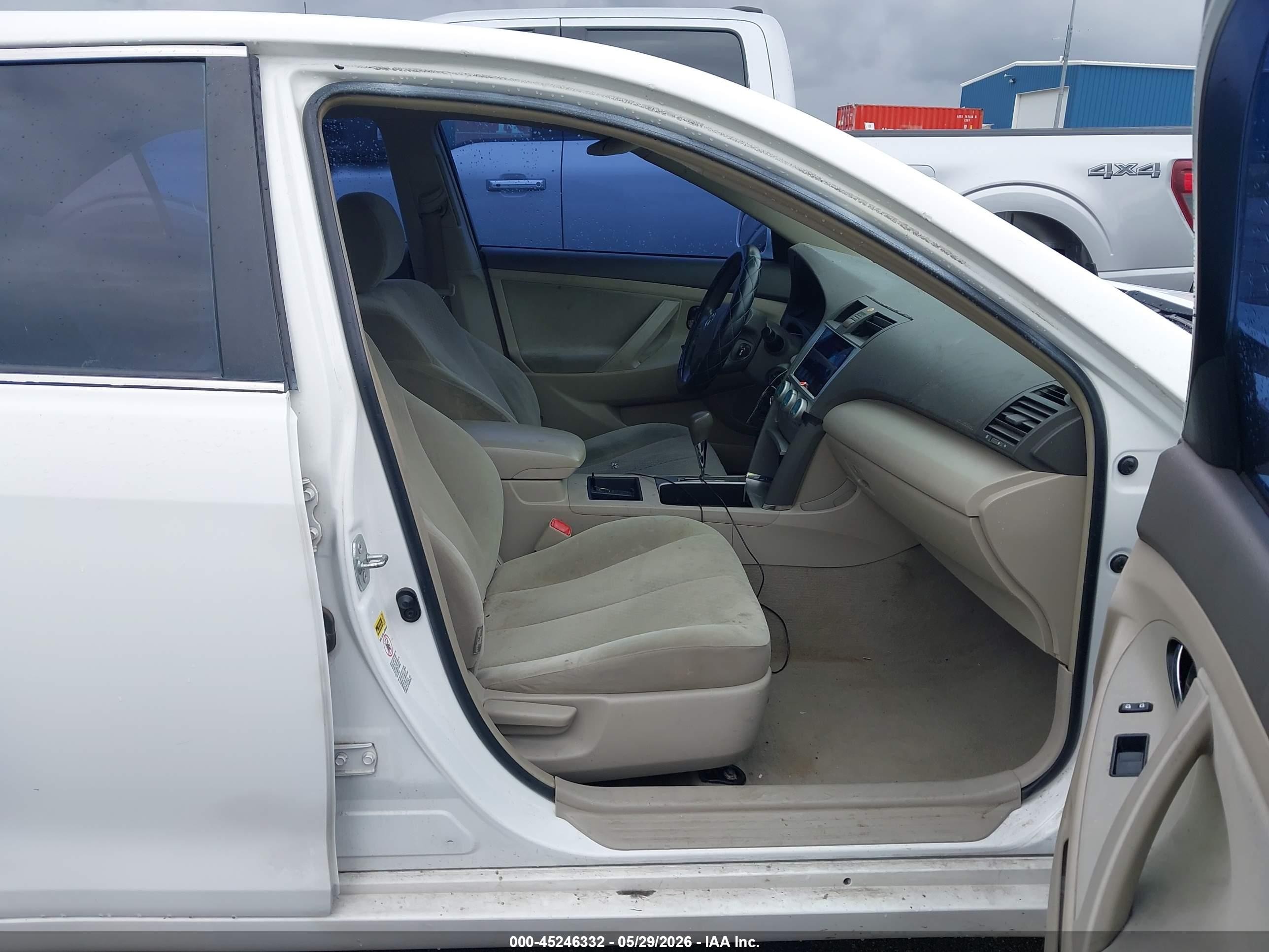 2009 Toyota Camry Le White vin: 4T4BE46K09R102495