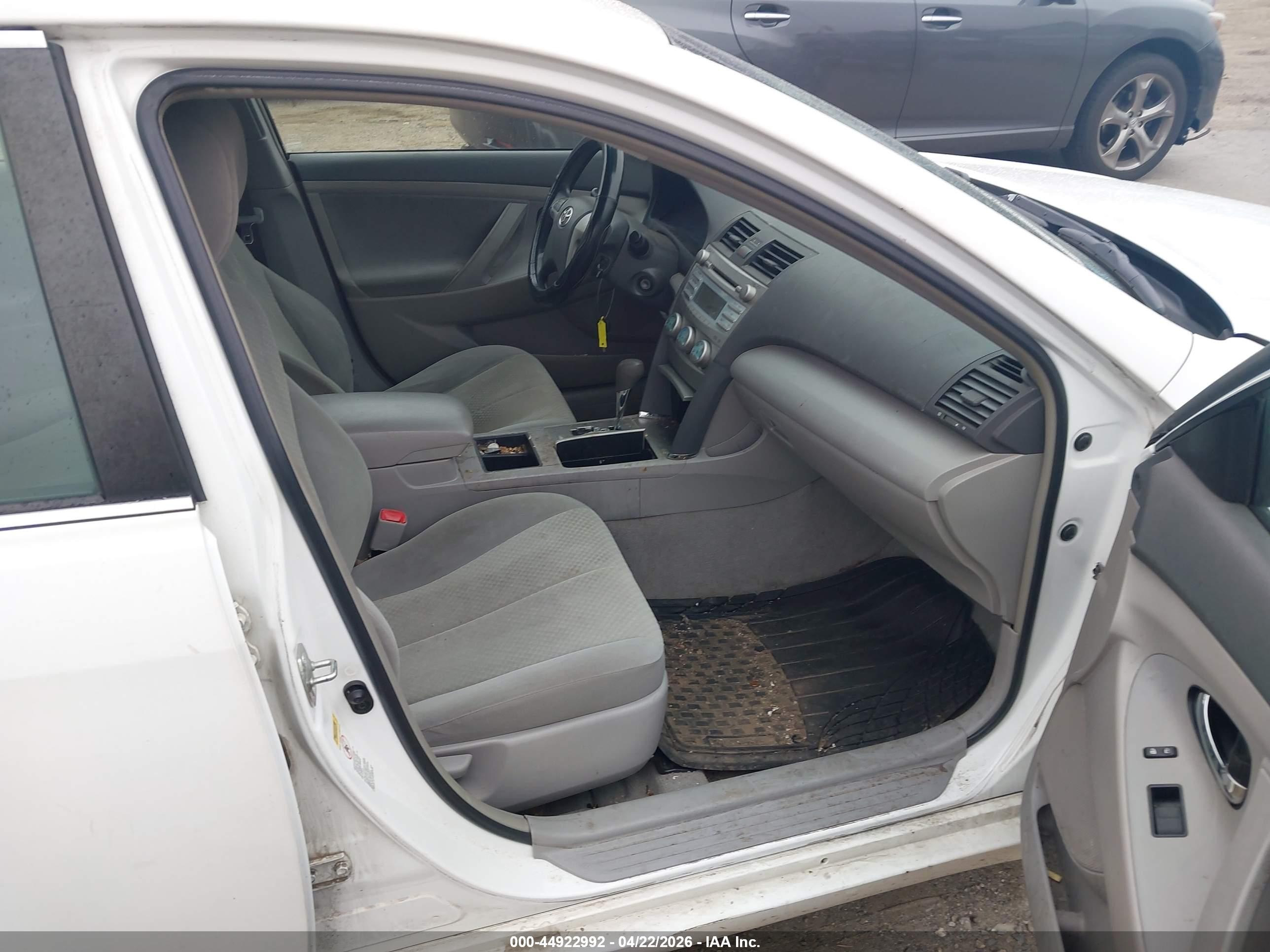 2009 Toyota Camry Белый vin: 4T4BE46K09R110760