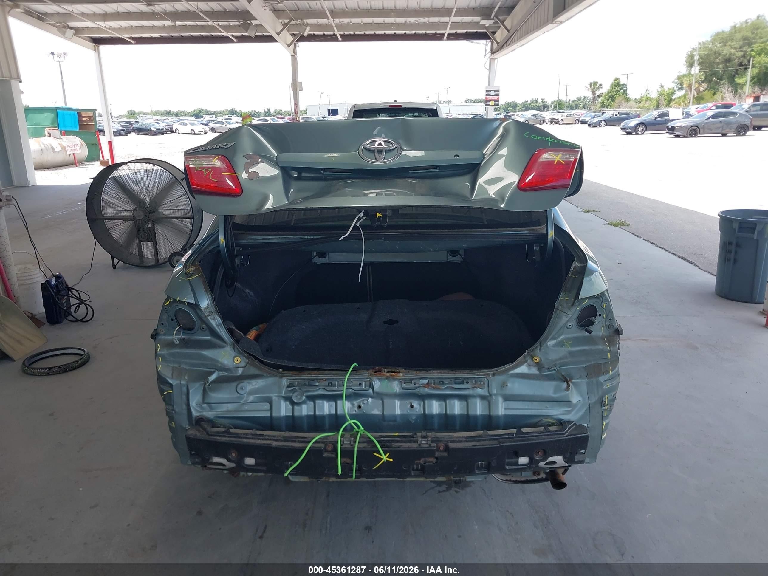 2009 Toyota Camry Le Blue vin: 4T4BE46K09R125629