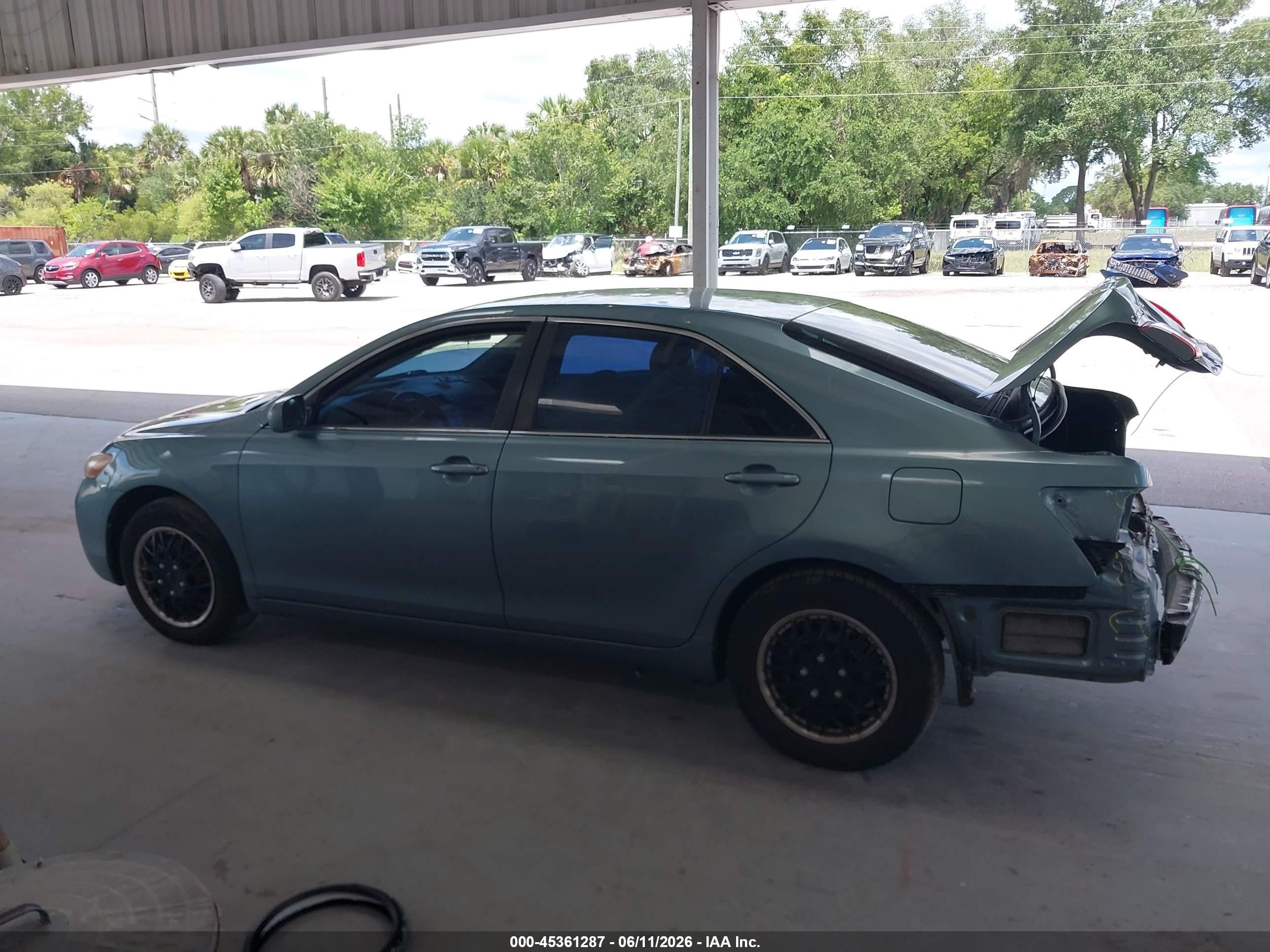 2009 Toyota Camry Le Blue vin: 4T4BE46K09R125629