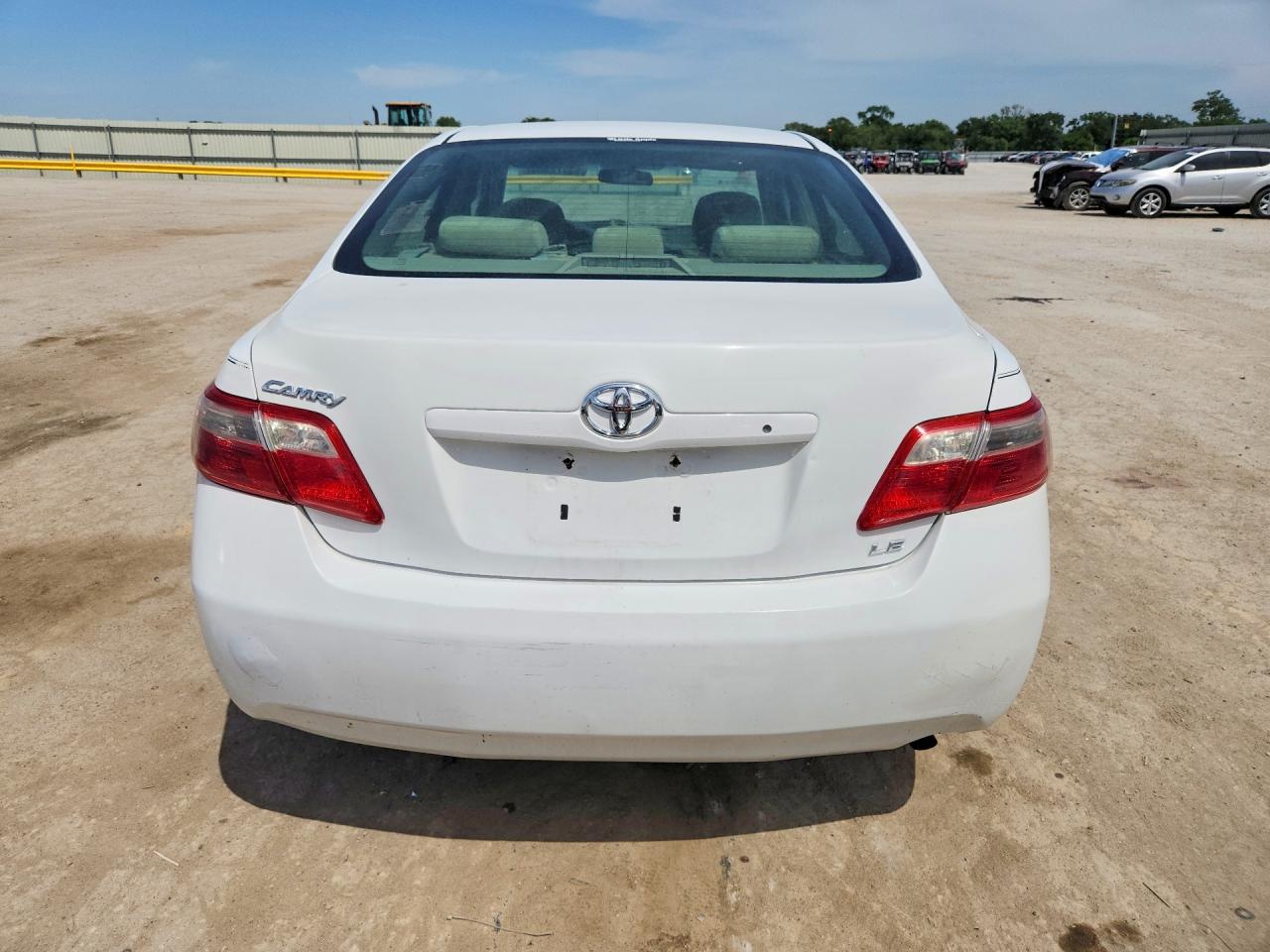 2009 Toyota Camry Le White vin: 4T4BE46K09R138915